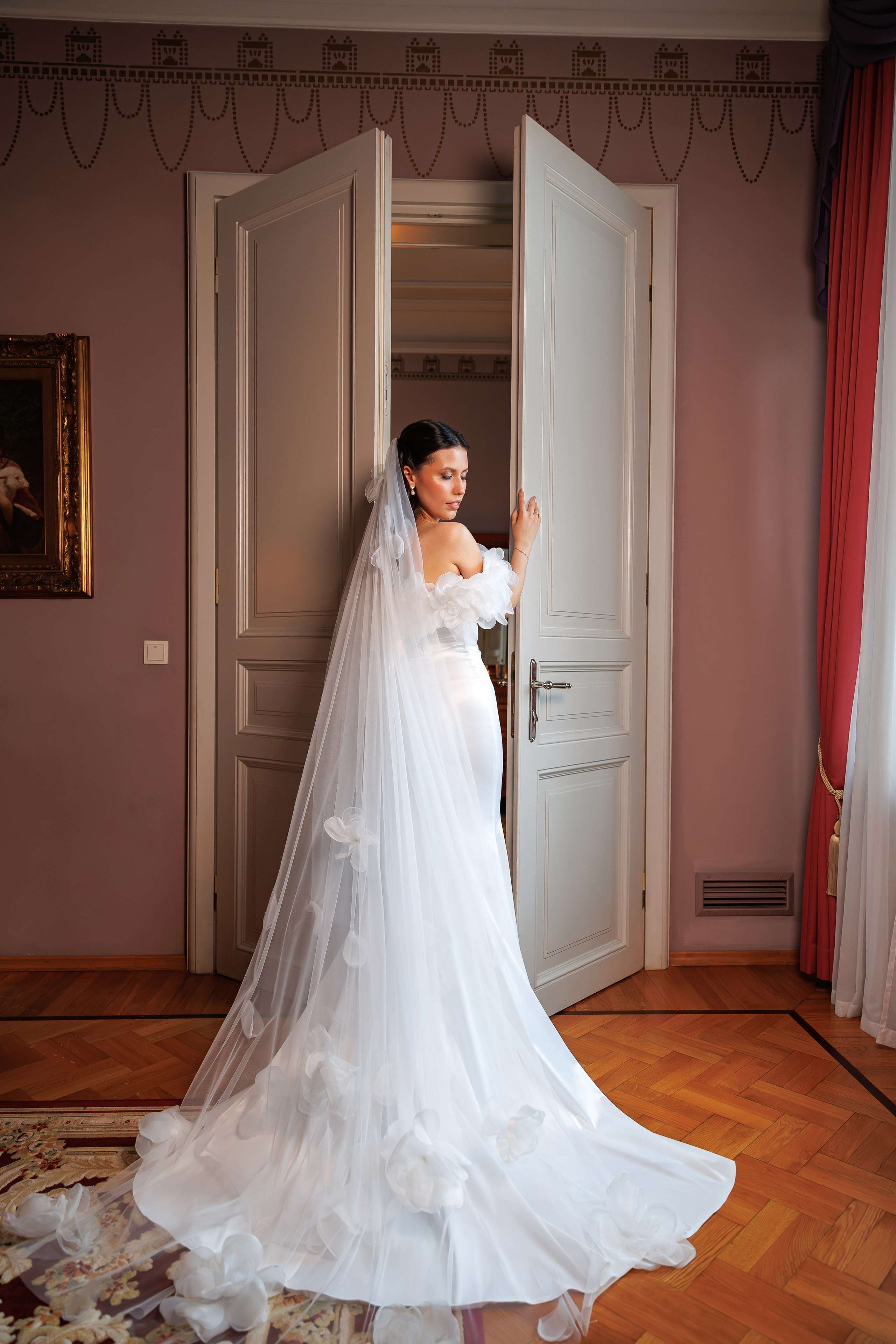 Свадебная фотосессия и сборы в гостинице Националь. Свадебный фотограф Москва и МО Сергей Киржаев