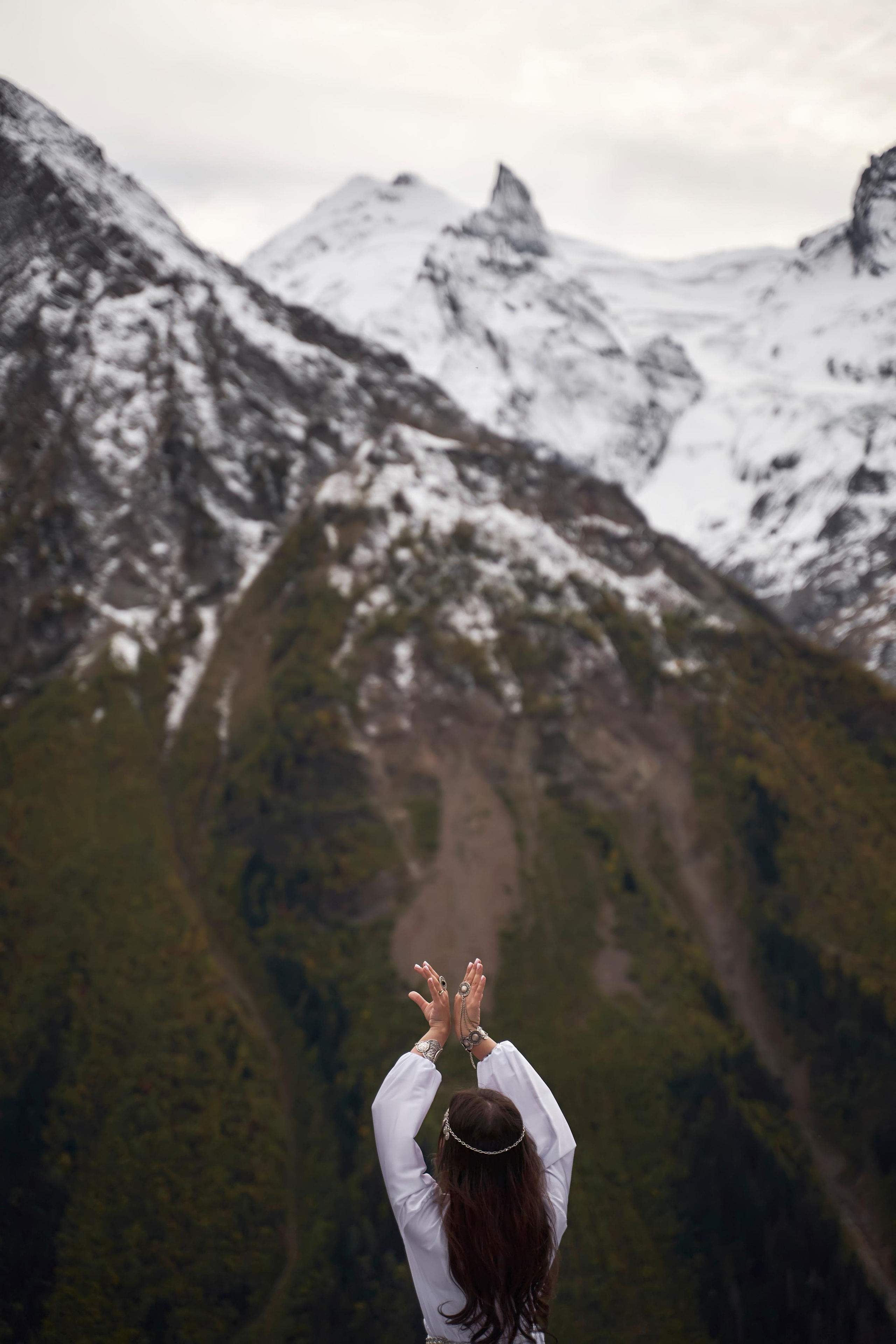 Love Story в Домбае глазами TWINS STUDIO. ТВИНС СТУДИО — лучшие свадебные фотографы и видеографы в Краснодаре