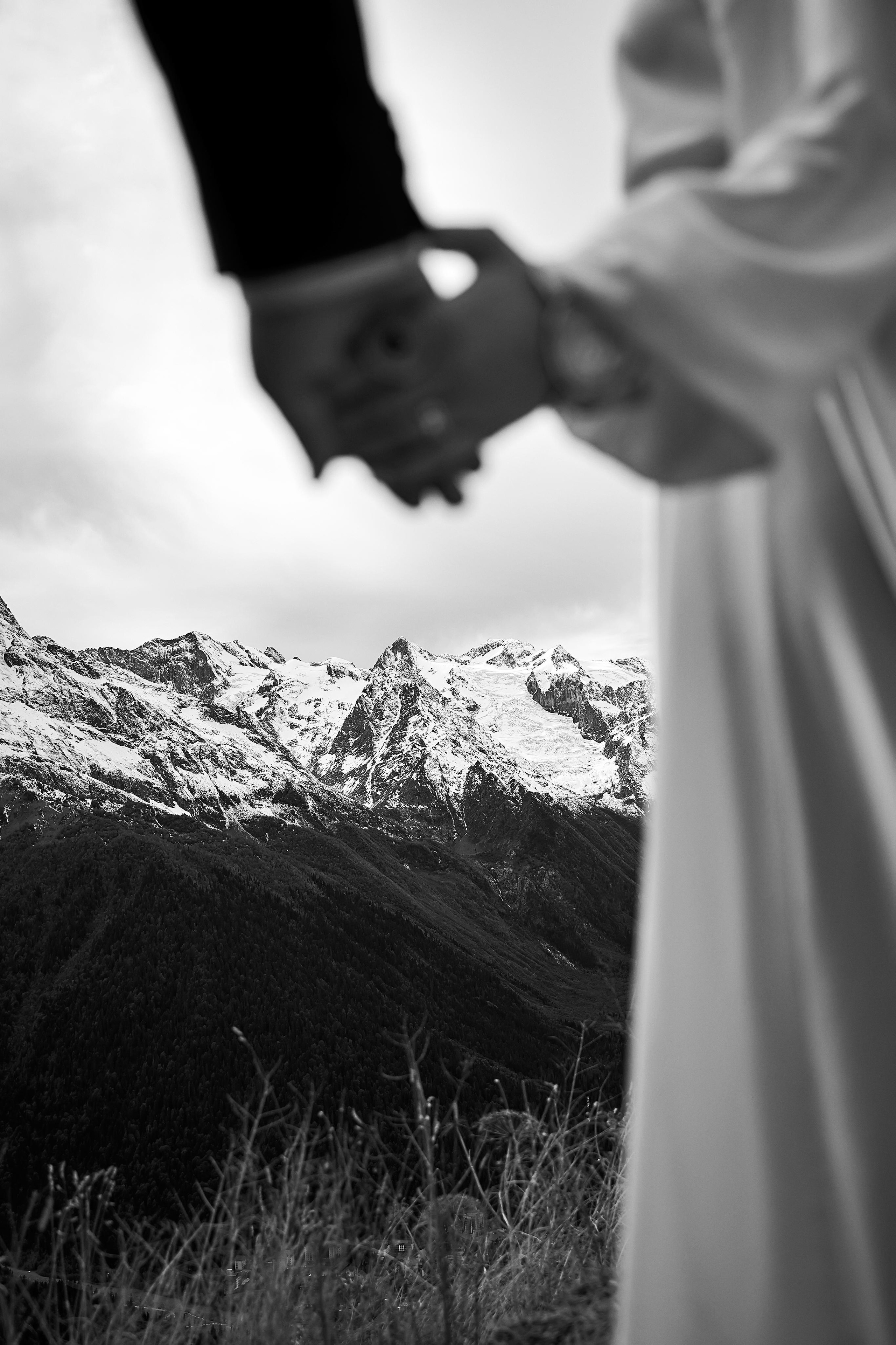 Love Story в Домбае глазами TWINS STUDIO. ТВИНС СТУДИО — лучшие свадебные фотографы и видеографы в Краснодаре