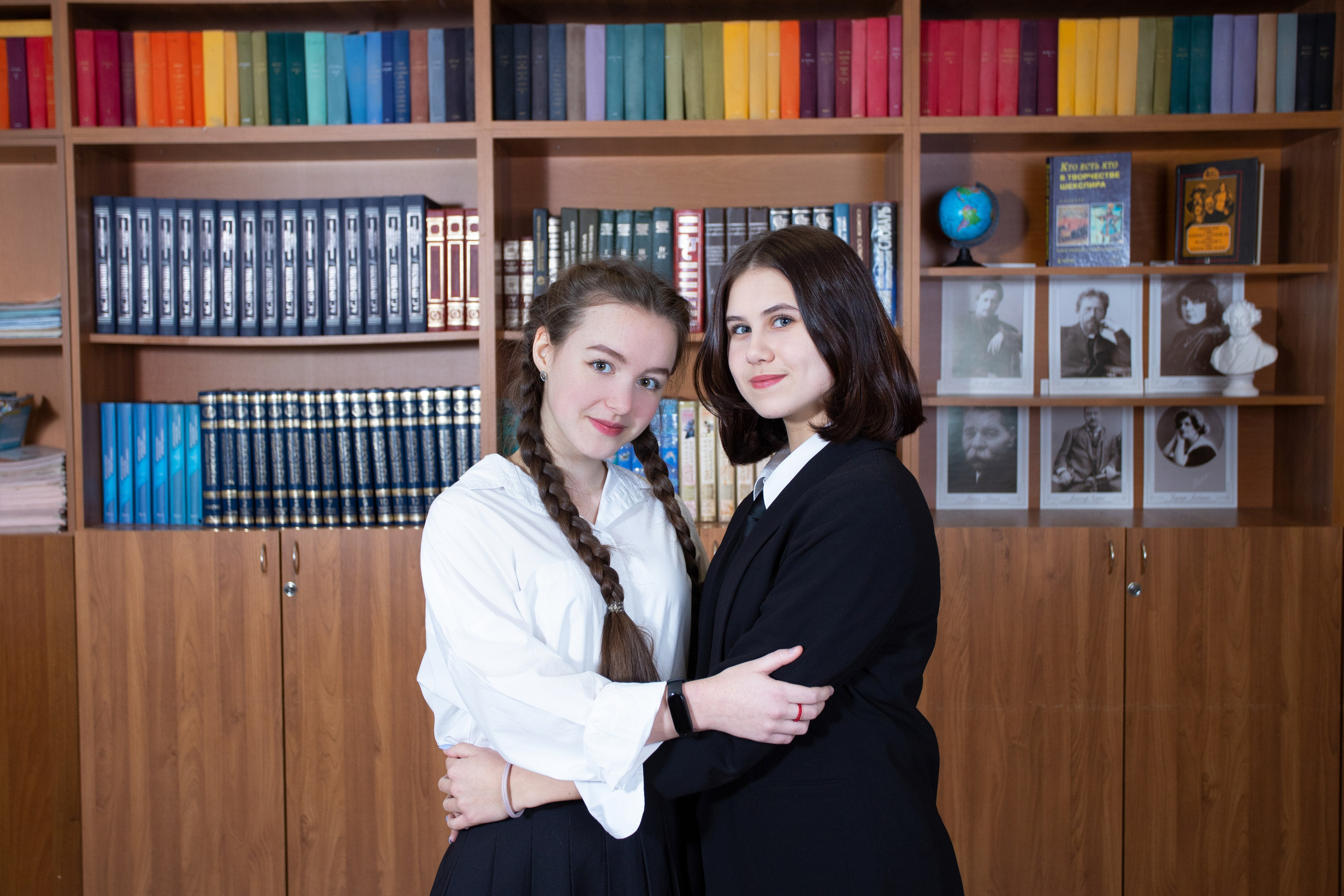 Фотографии старшеклассников для выпускного альбома как в школе ,так и на улице. ВЫПУСКНЫЕ АЛЬБОМЫ для детского сада и школы Санкт-Петербург и Лен. область