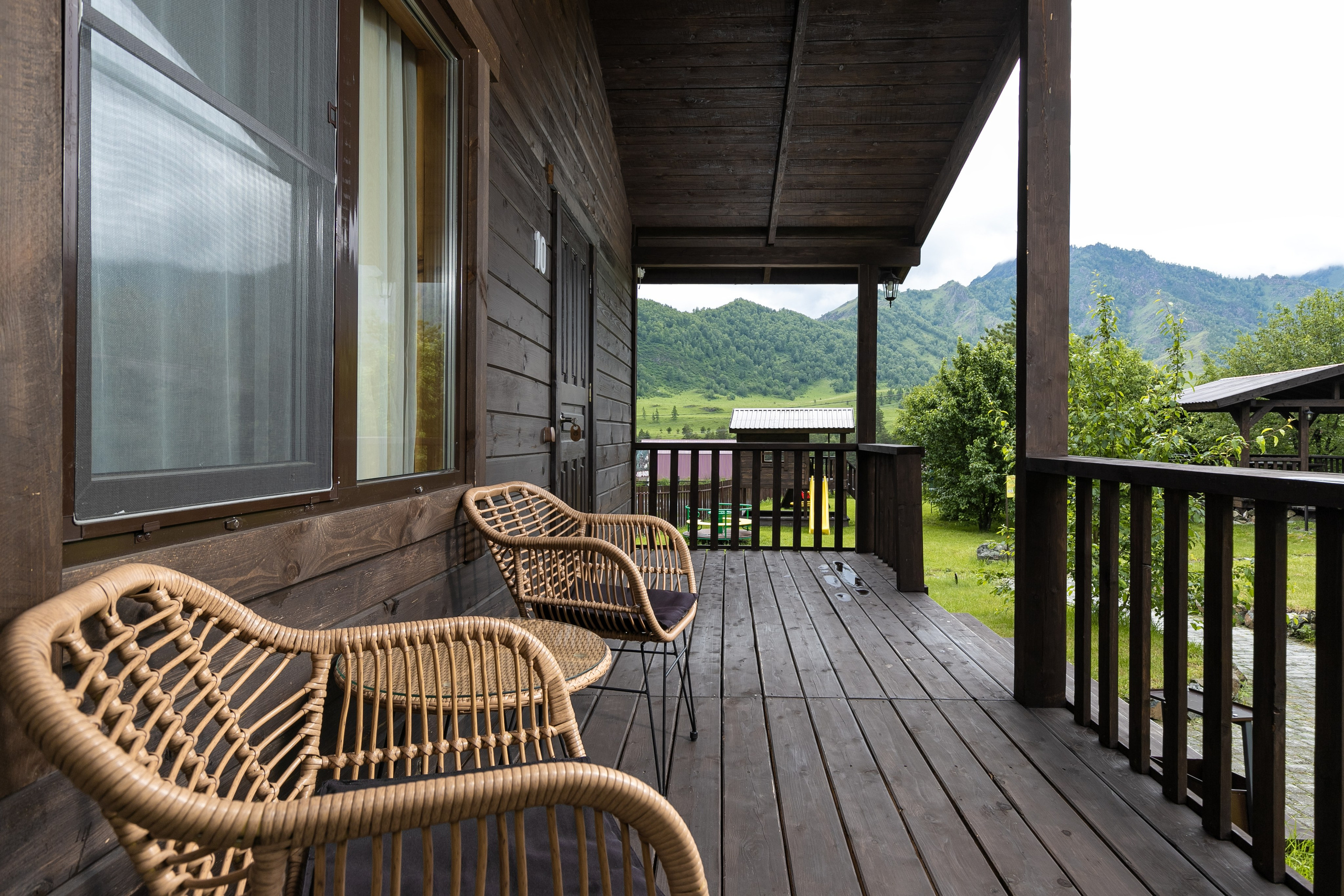 Фотосъёмка интерьеров и территории ALTAY CHALET. Коммерческий фотограф Яков Рослин