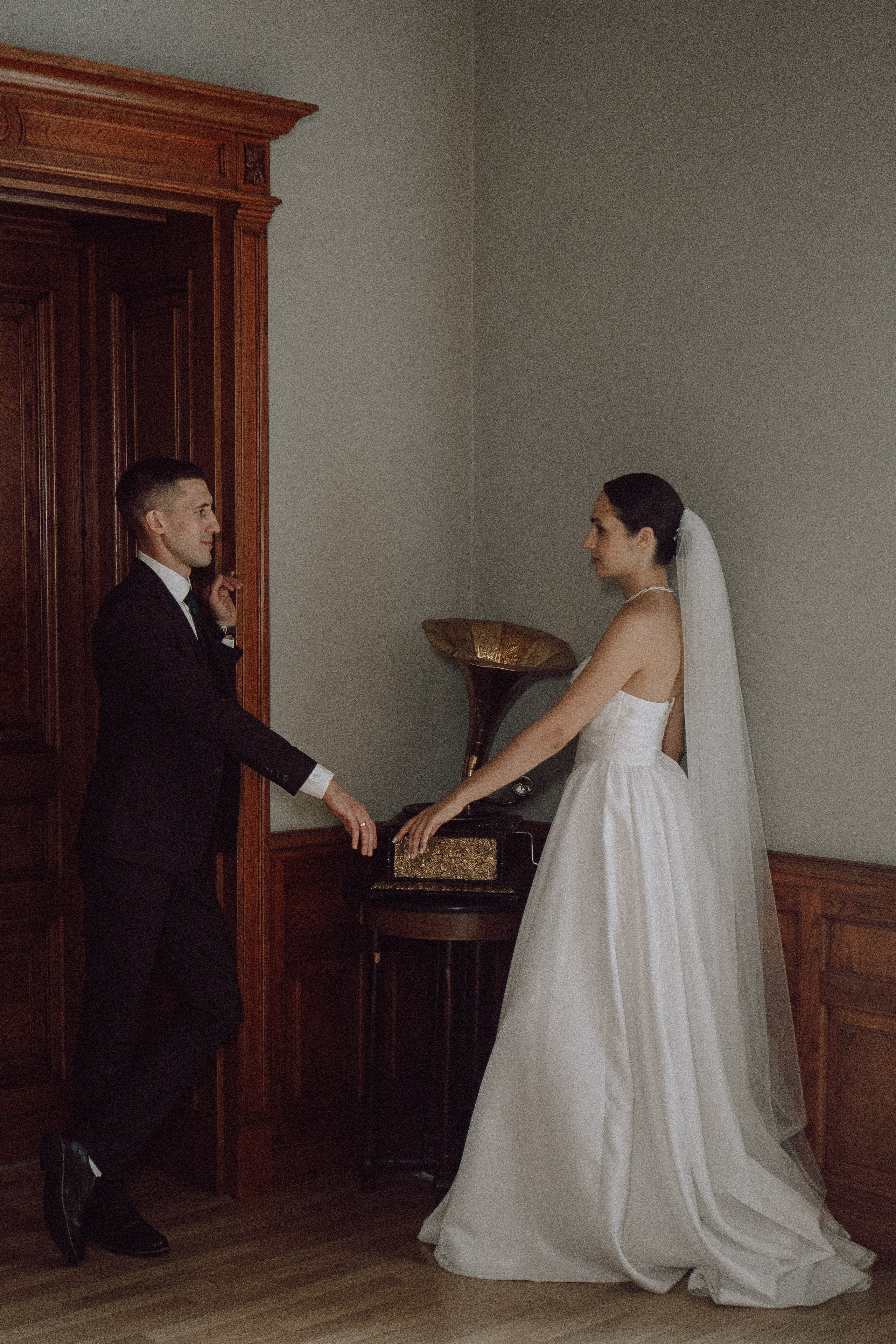 СВАДЕБНАЯ ПРОГУЛКА В САНТК-ПЕТЕРБУРГЕ (ИСАКИЕВСКИЙ СОБОР, ЗИМНЯЯ КАНАВКА, ЭРМИТАЖ И БОЛЬШАЯ МОРСКАЯ УЛИЦА). Профессиональный фотограф, Санкт-Петербург — Виктория Богомолова