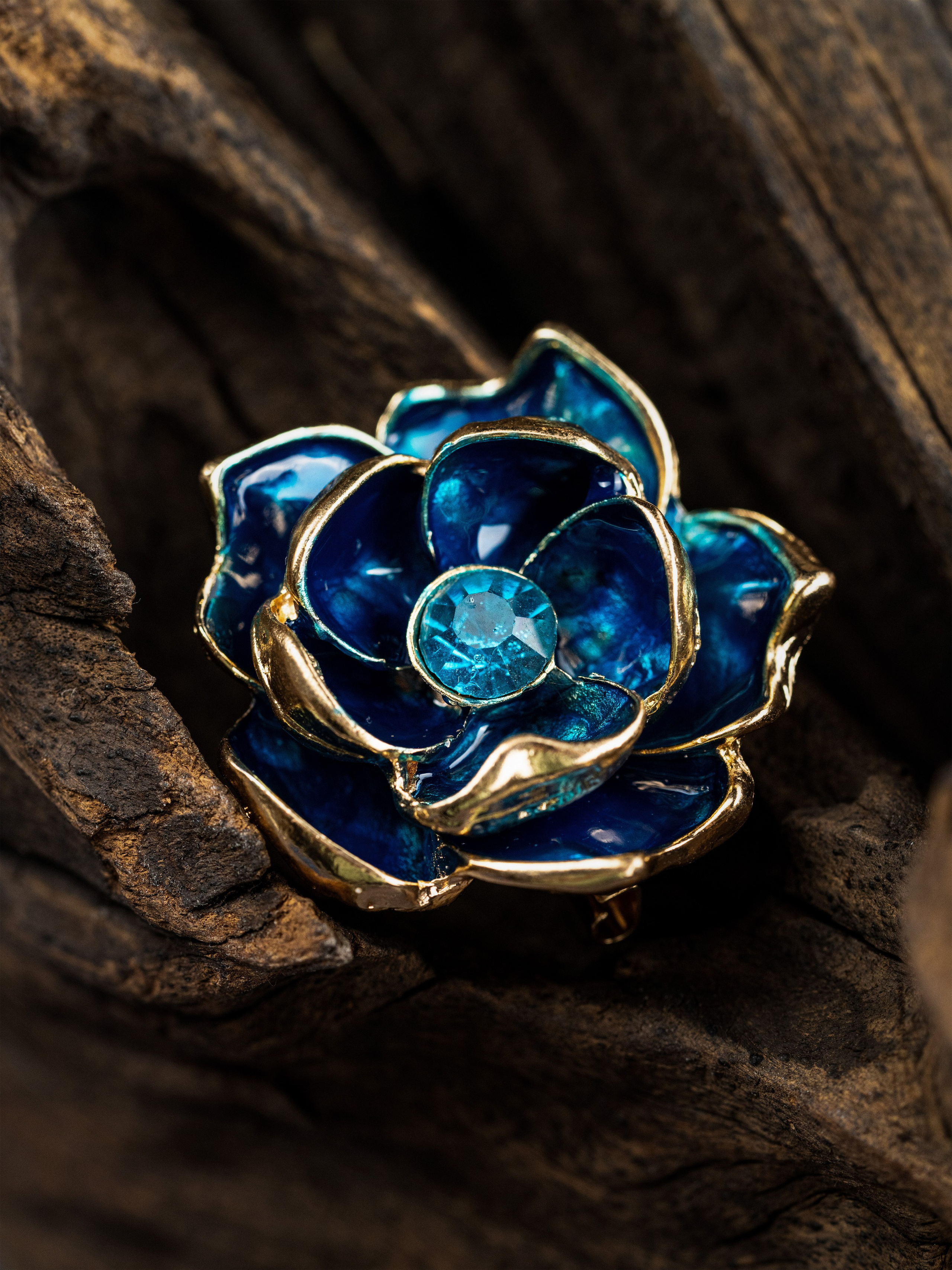 Броши, предметная съемка, съемка для маркетплейсов, товарная съемка. Олейник Денис — предметный фотограф, фотограф для маркетплейсов в Казани