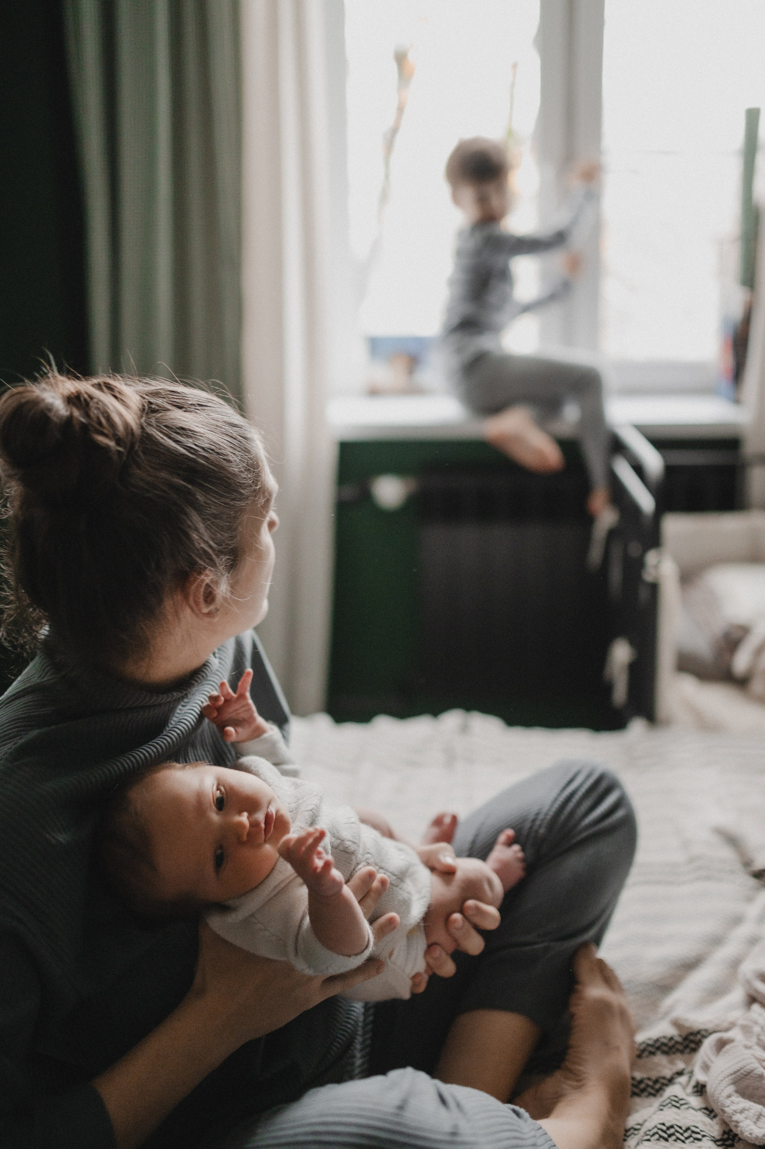 Дима, Нелли, Марк, Нина и Кира дома. Семейный и свадебный lifestyle-фотограф в Москве Мария Петрова