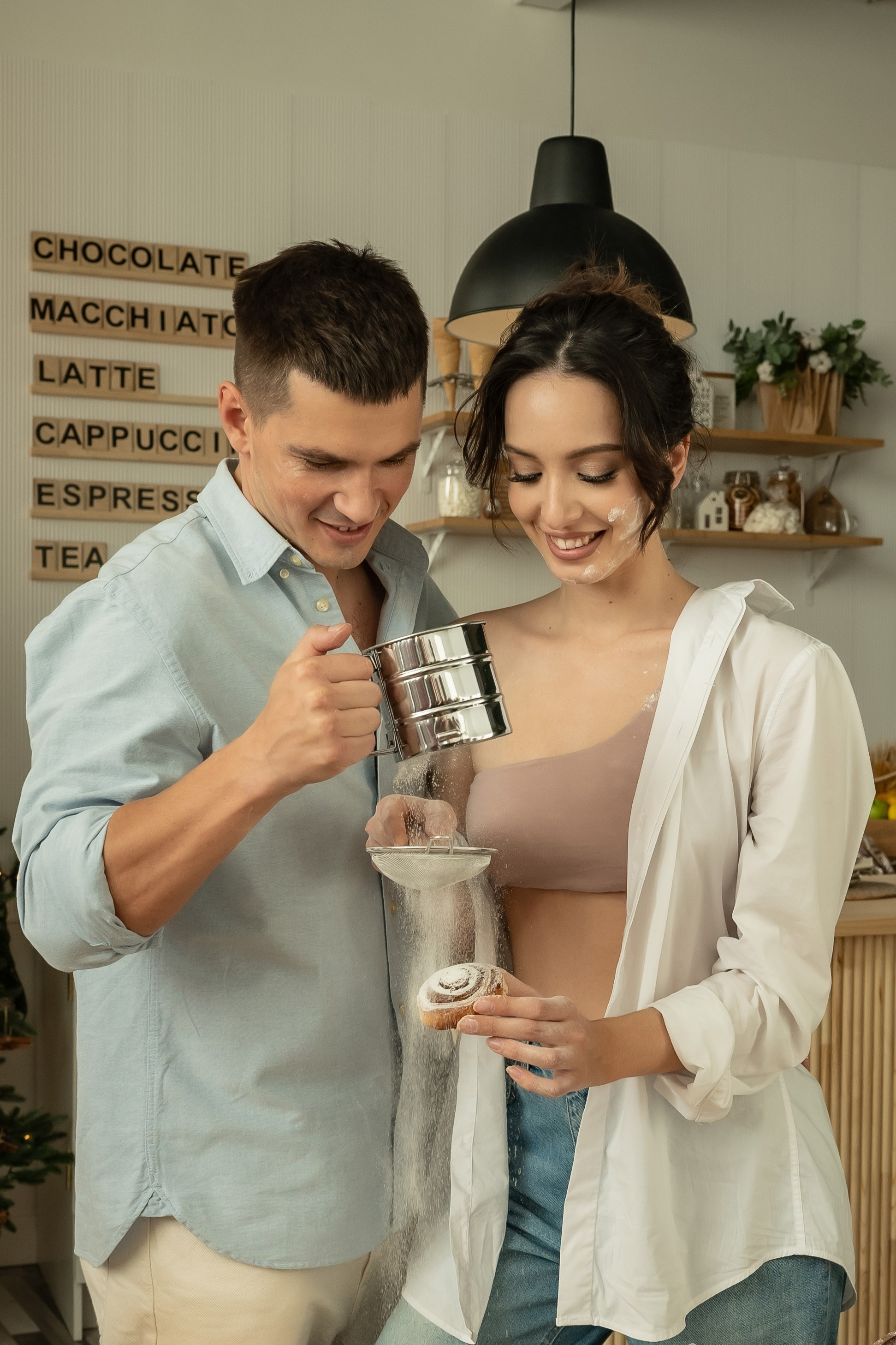 Влюбленные на кухне. Наталья Слесаренко фотограф в Сочи