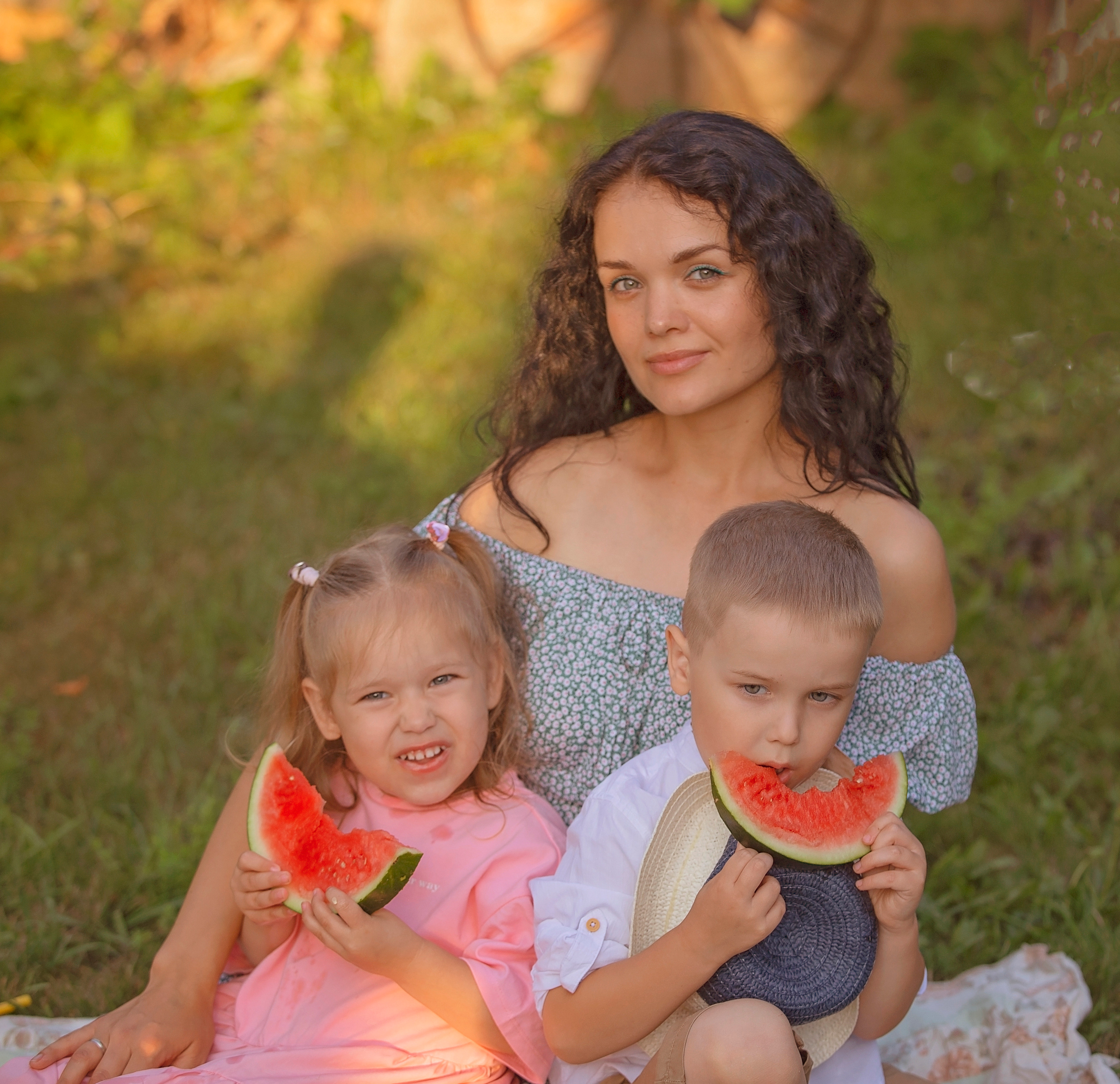 ДЕТСКИЙ И СЕМЕЙНЫЙ ФОТОГРАФ в Сосново, Ленинградской области и Спб