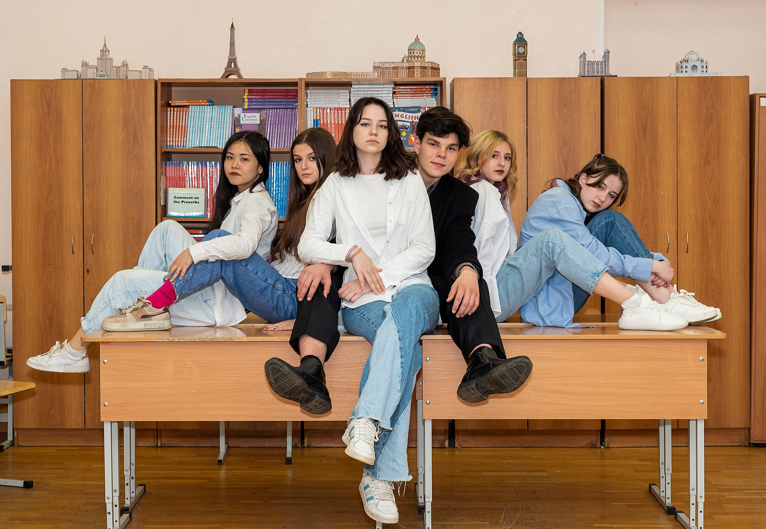 Фотосессия в классе и на территории школы. 9-И класс школа 1413. Детский и семейный фотограф г. Москва Оксана Катаджи