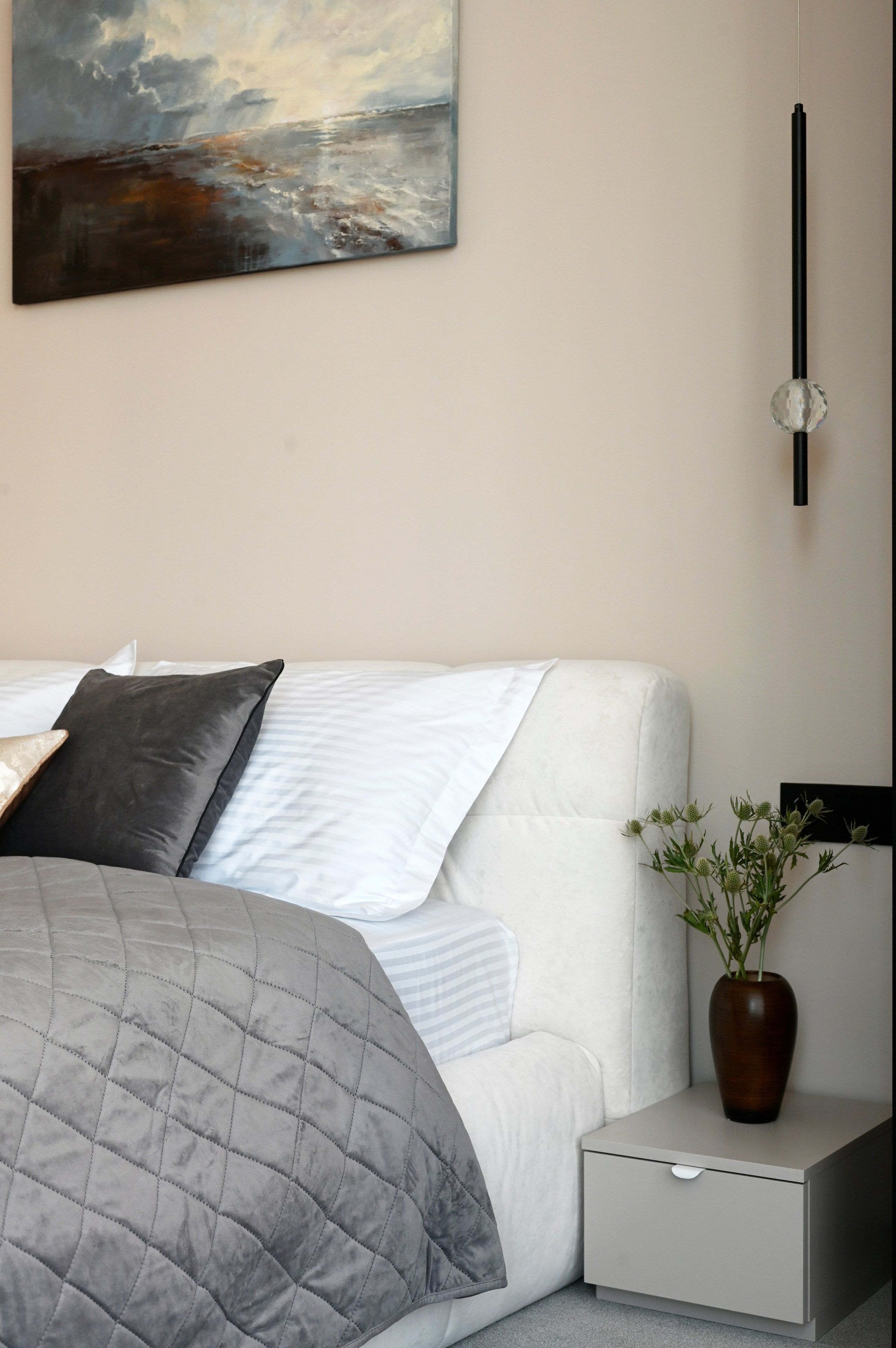 Башня Исеть дизайнер Вероника Миллер. Мебель на заказ