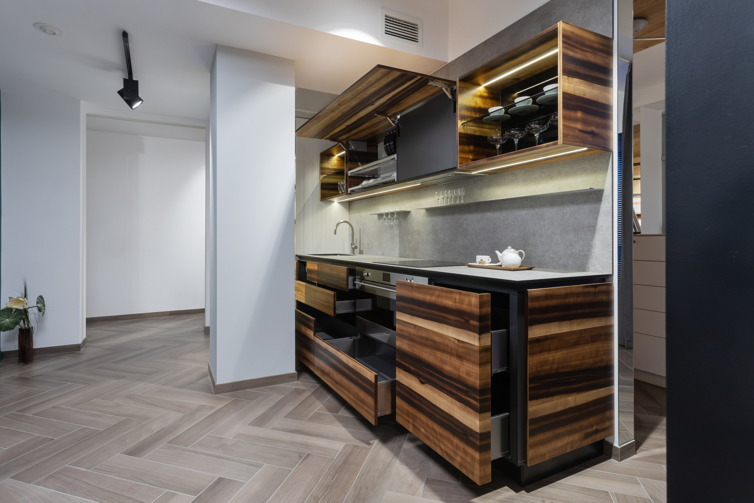 Кухня из натурального шпона. Мебель на заказ