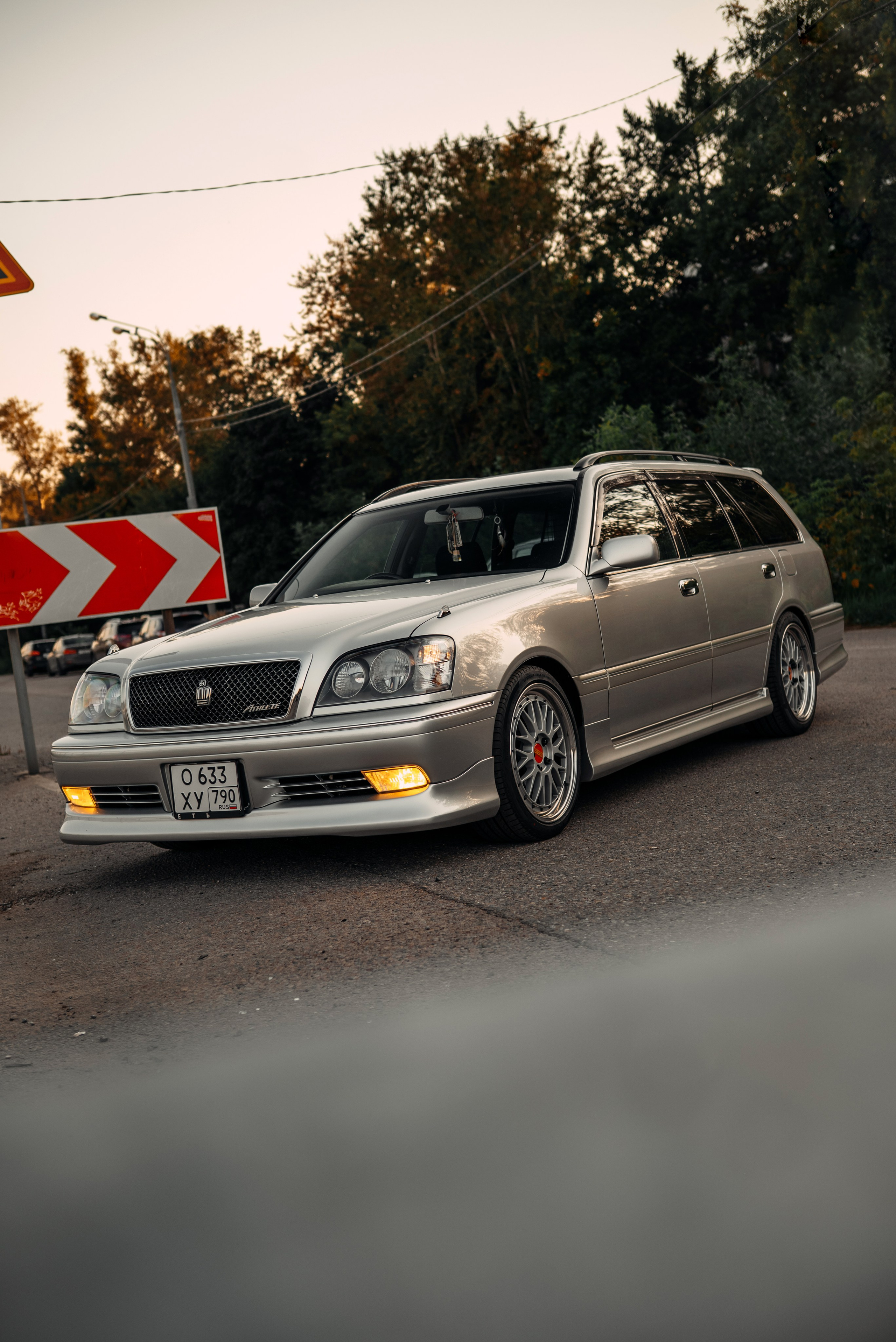 Toyota Crown Estate Athlete V JZS171W. DeLorein