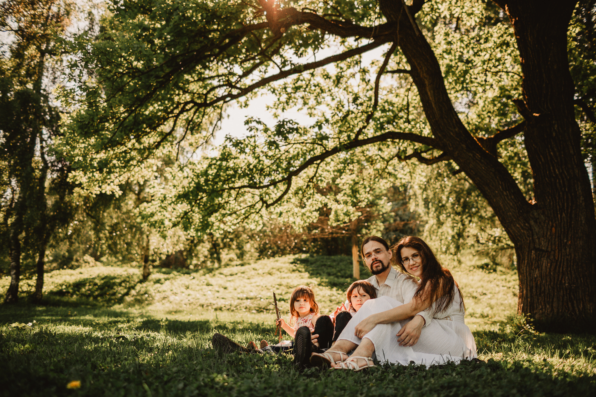 Семейная фотосессия на природе и дома