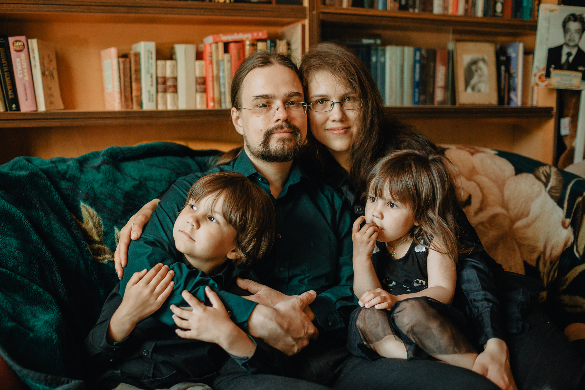 Семейная фотосессия на природе и дома