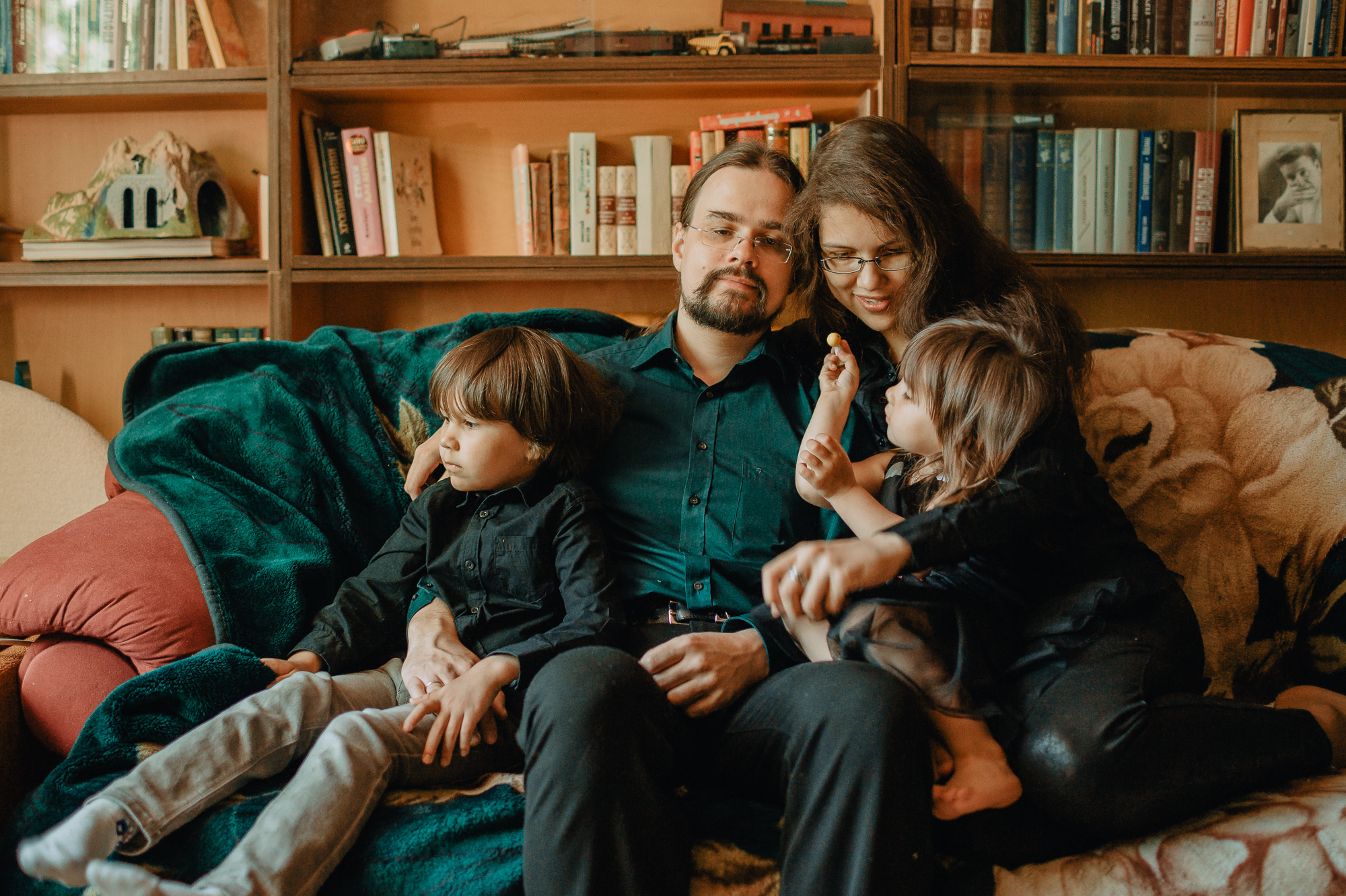 Семейная фотосессия на природе и дома