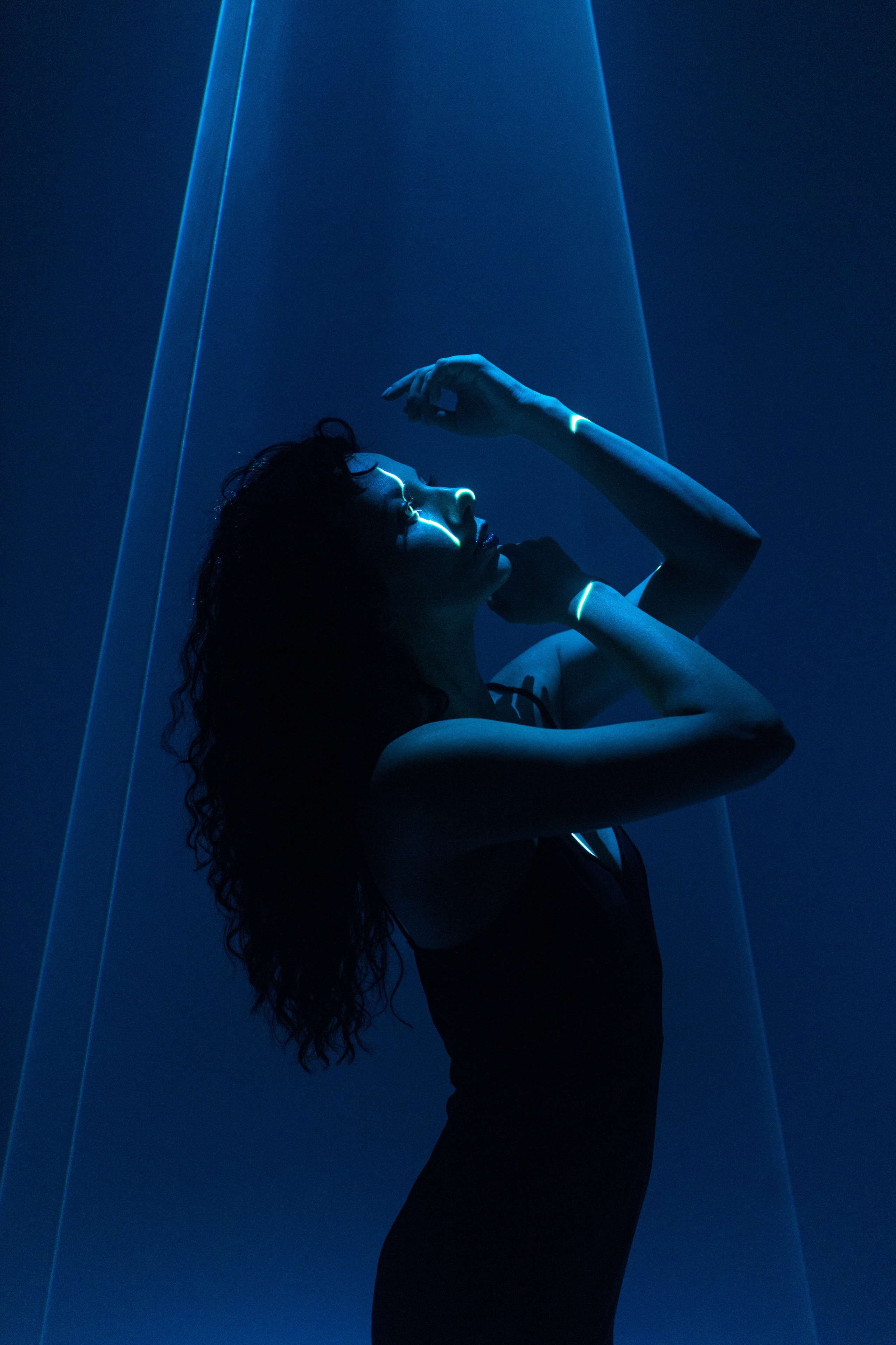 Цветной свет и фигуры. Фотограф Минск