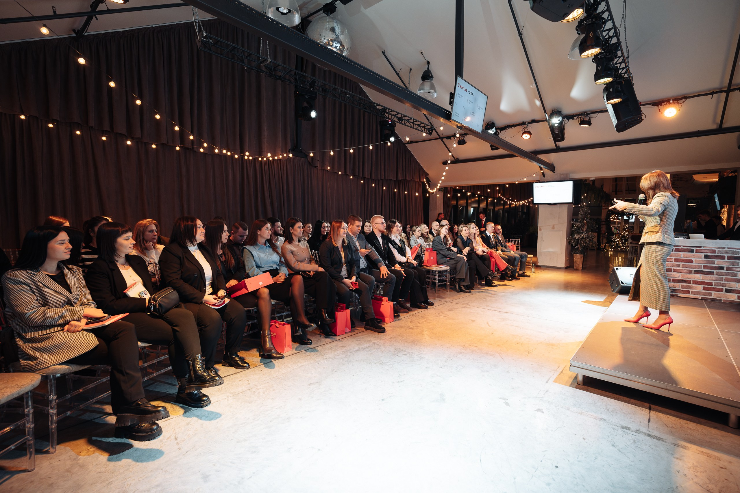 Репортажная съемка. Репортажный фотограф Красноярск Алекс Чампакхам