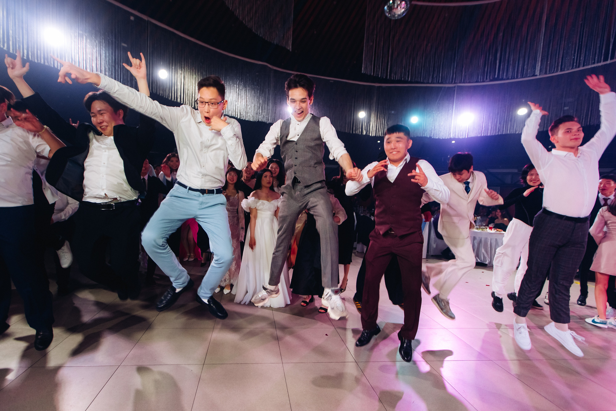 Выпускной вечер. 49 школа. Баран на корове. Свадебный и семейный фотограф в Улан-Удэ