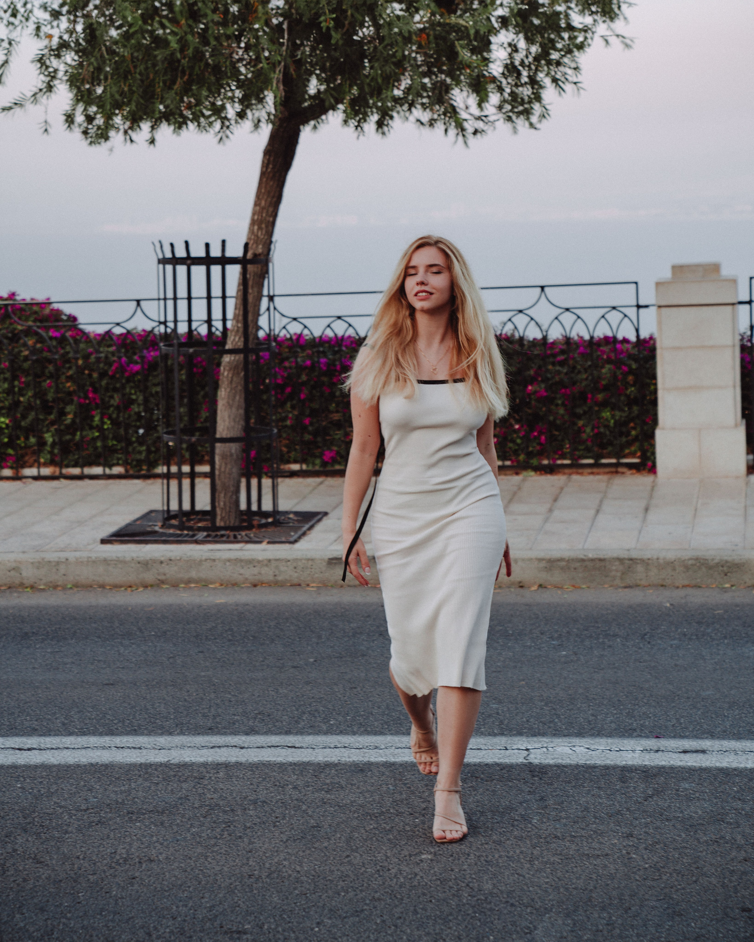 В цветущем саду. Портретный и свадебный фотограф в Москве Финкельштенй Анна