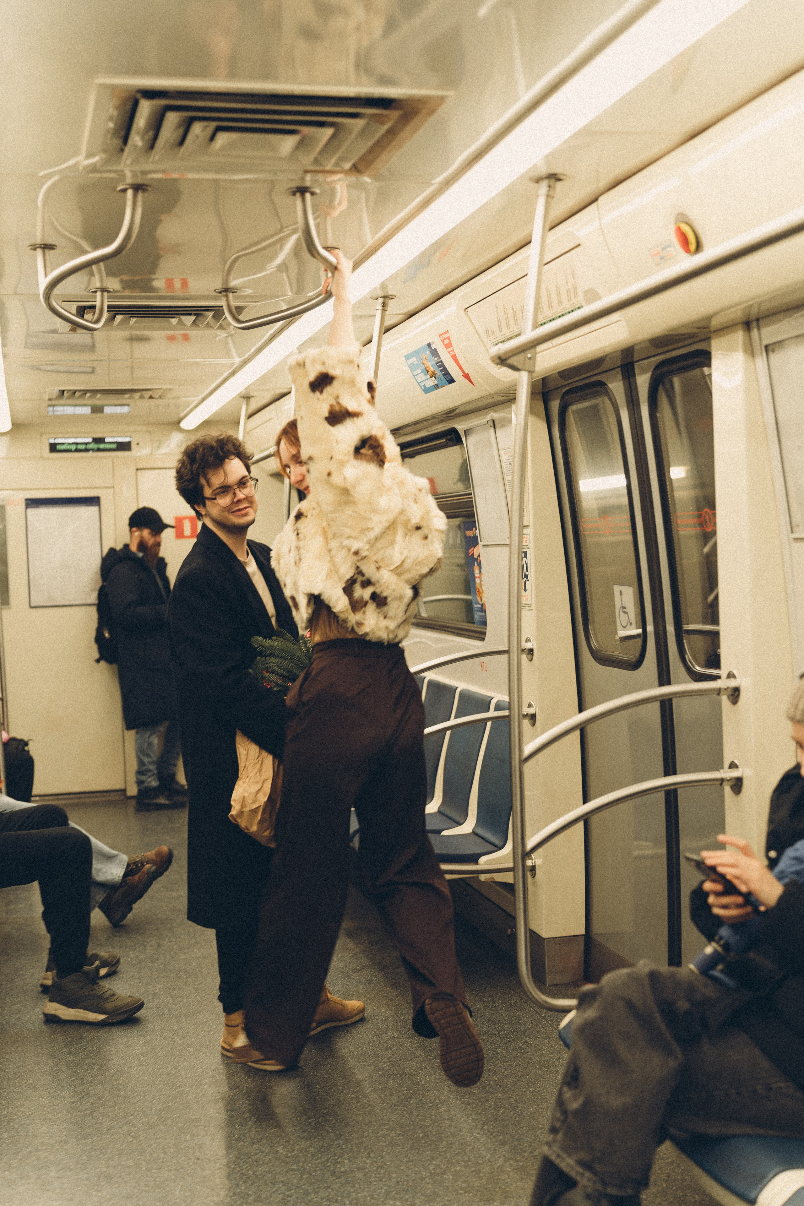 НОВОГОДНЯЯ ФОТОСЕСИИЯ ПАРЫ В МЕТРО ЛЮБОВЬ. Профессиональный фотограф, Санкт-Петербург — Виктория Богомолова