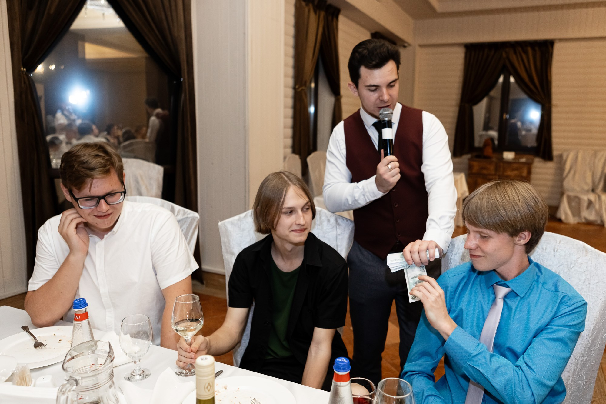 Фотосъёмка выпускного в школе. Свадебный фотограф, фотосъемка в Крыму, Севастополе, Симферополе, Ялте