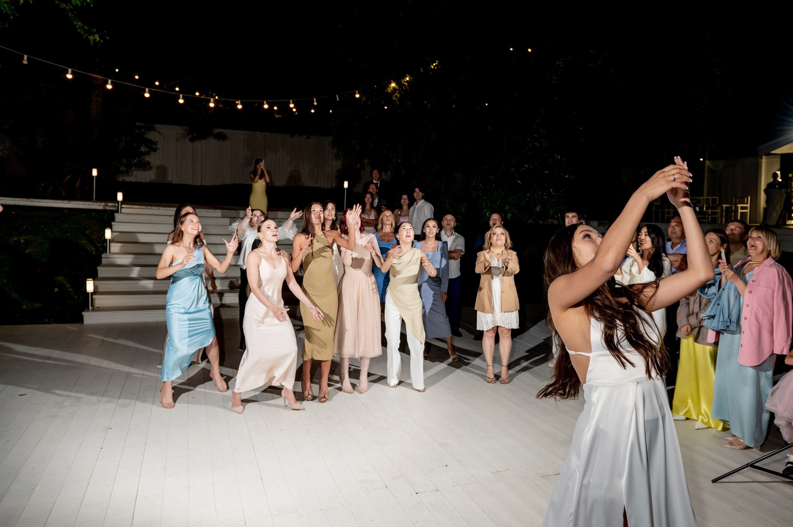 Классическая свадебная фотосессия Аины и Антона по самым красивым местам для свадебной прогулки в Санкт-Петербурге. Портретный, семейный и свадебный фотограф в Санкт-Петербурге и в Пушкине Ширяев Денис