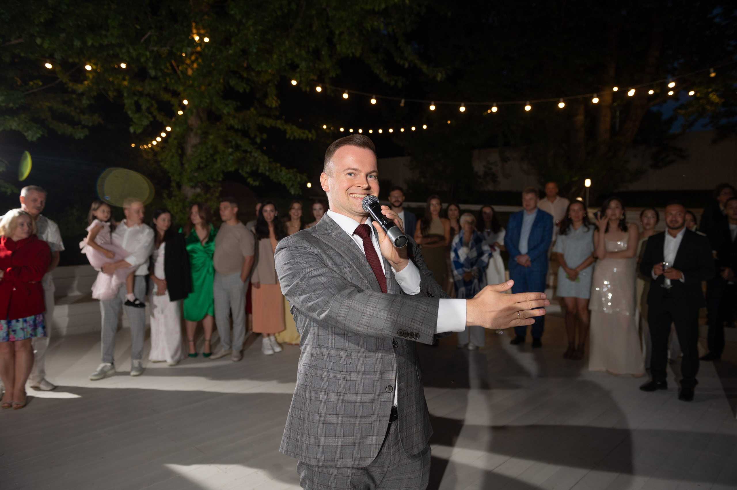 Классическая свадебная фотосессия Аины и Антона по самым красивым местам для свадебной прогулки в Санкт-Петербурге. Портретный, семейный и свадебный фотограф в Санкт-Петербурге и в Пушкине Ширяев Денис