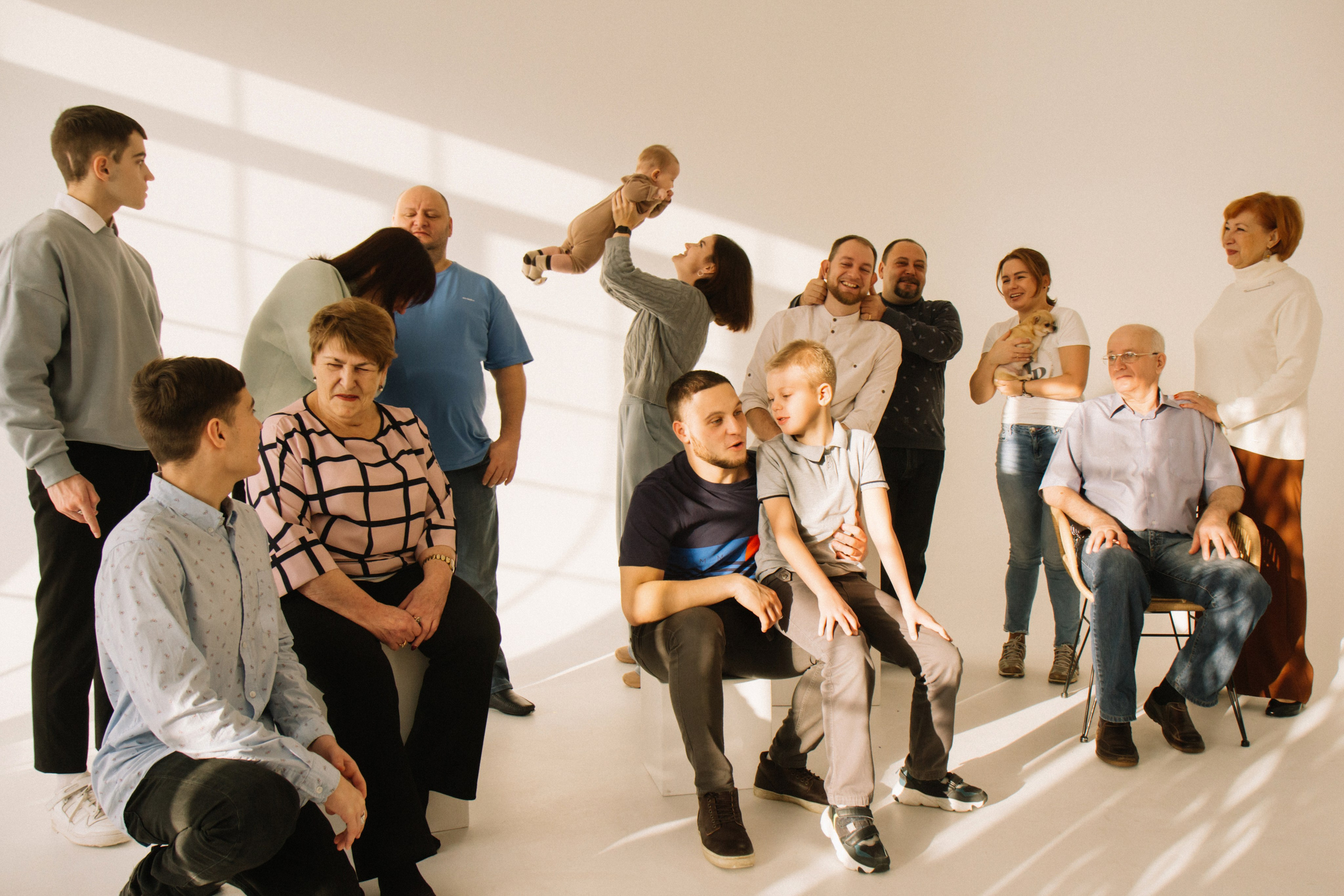 Съемка большой семьи на циклораме. Семейный фотограф в Томске Максимова Екатерина