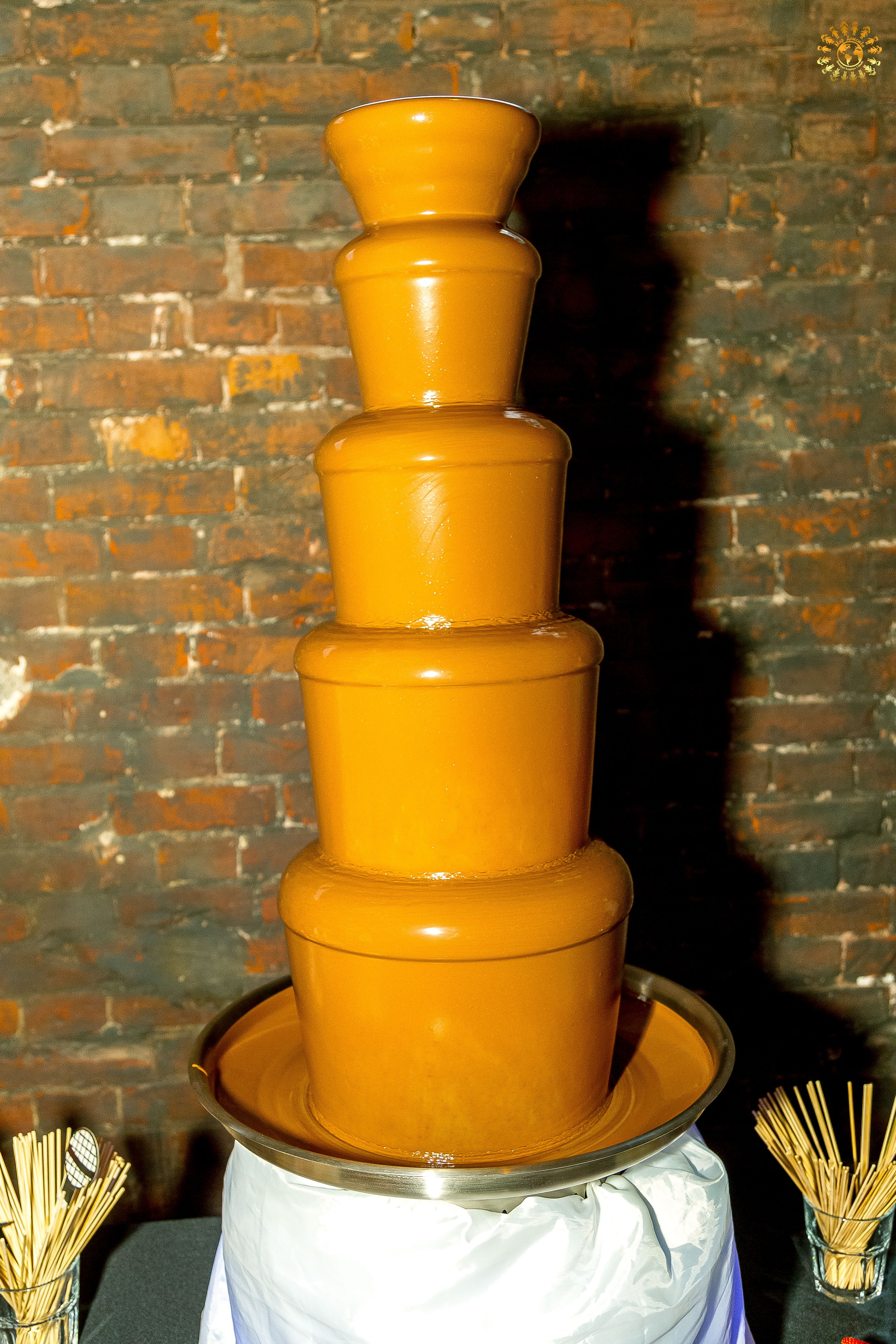 Выпускной 2023 (11-е классы) клуб «Джаггер», Москва. Репортажная съемка в Москве и области. Анималистика