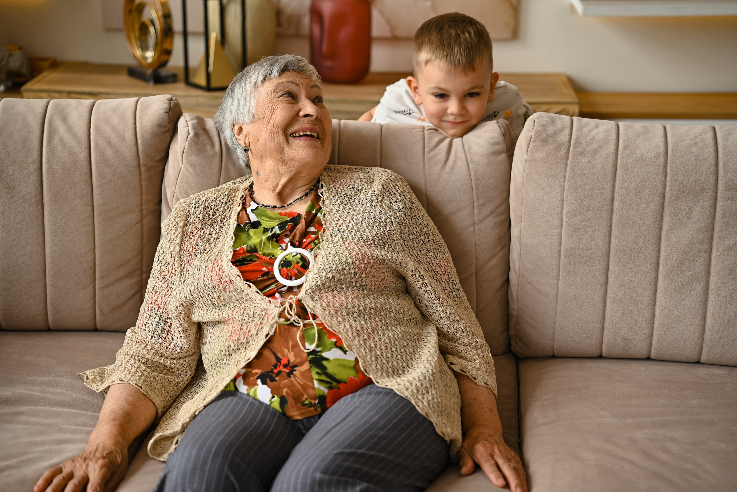 Счастливая большая семья. Компания и фотошкола по созданию контента в Москве
