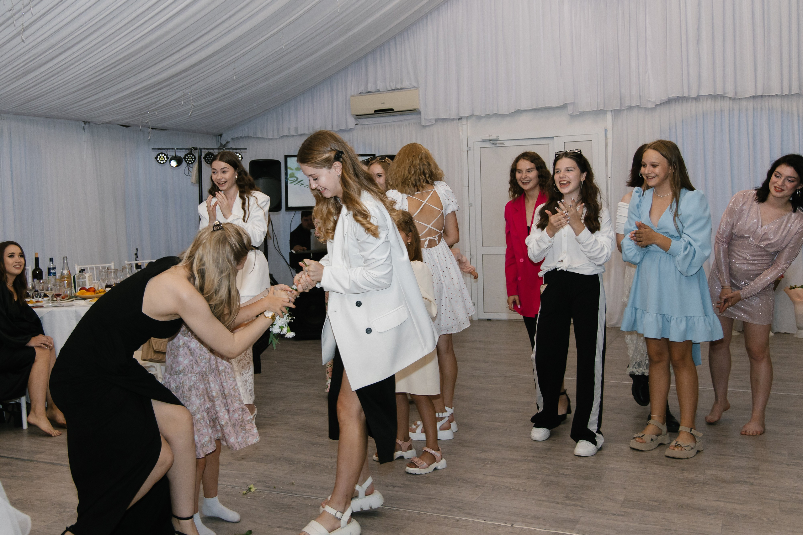 Ксения и Антон (полный день). Фотограф в Барнауле Юлия Садвокасова