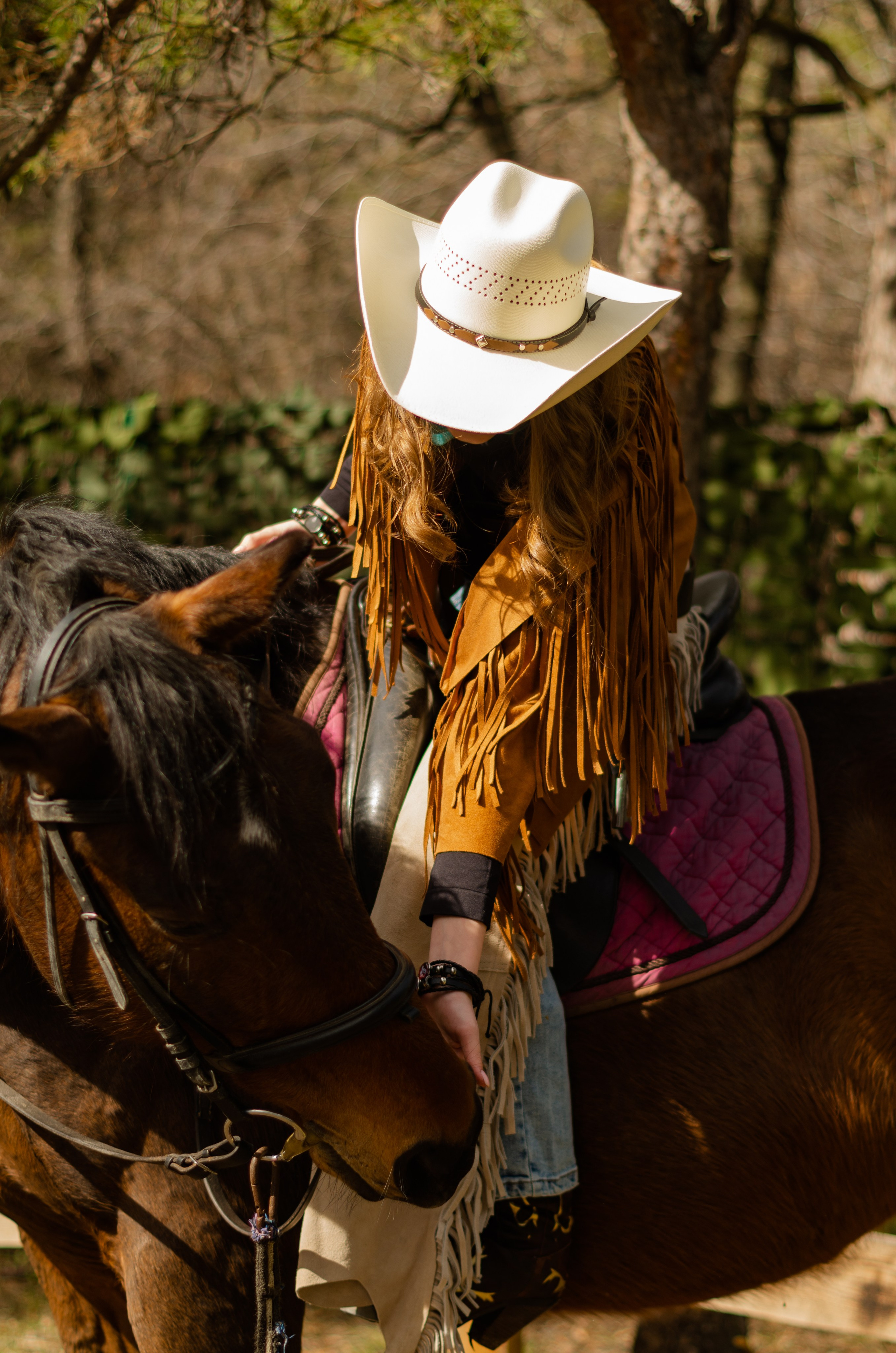 Ковбойская девчонка. Фотограф Марина Доглядная Челябинск фотосессии с лошадьми, мотоциклами
