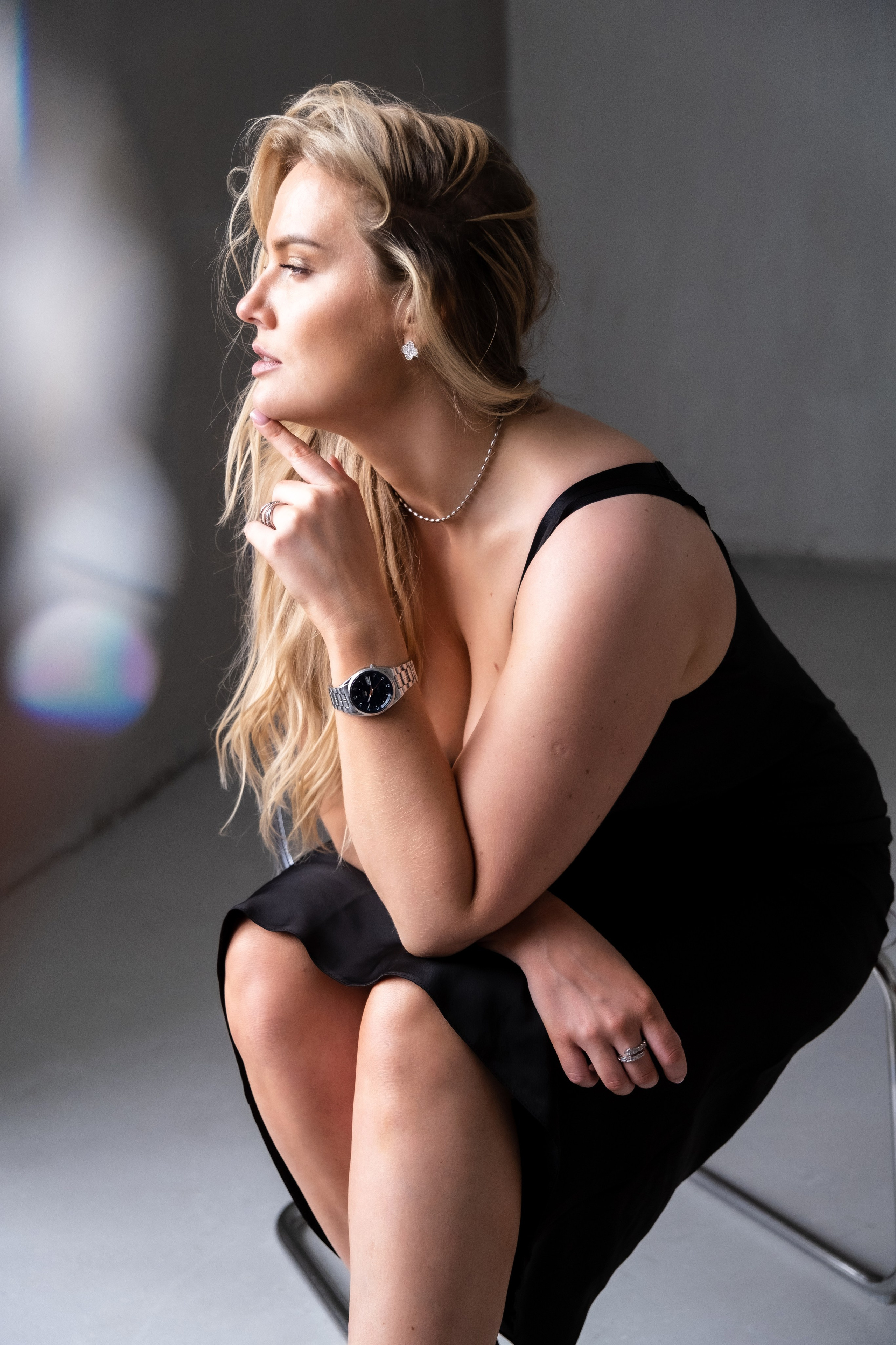 Фотосессия девушки Plus Size в фотостудии Екатеринбурга. Свадебный фотограф в Екатеринбурге — заказ профессиональной фотосесии, все виды фотосъемки