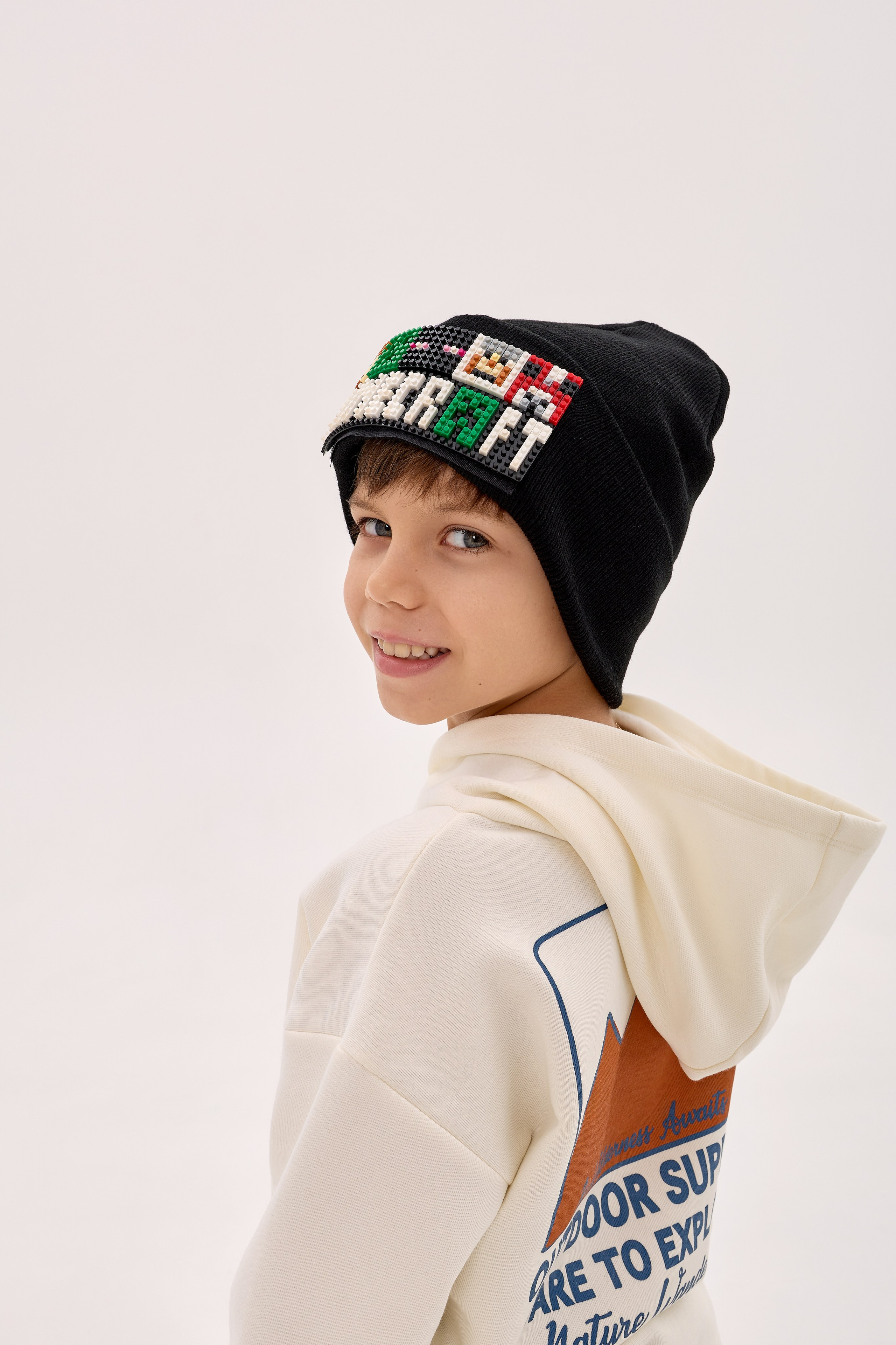 Фотосессия шапок для маркетплейсов. Фотограф Руслан Потапов в Краснодаре