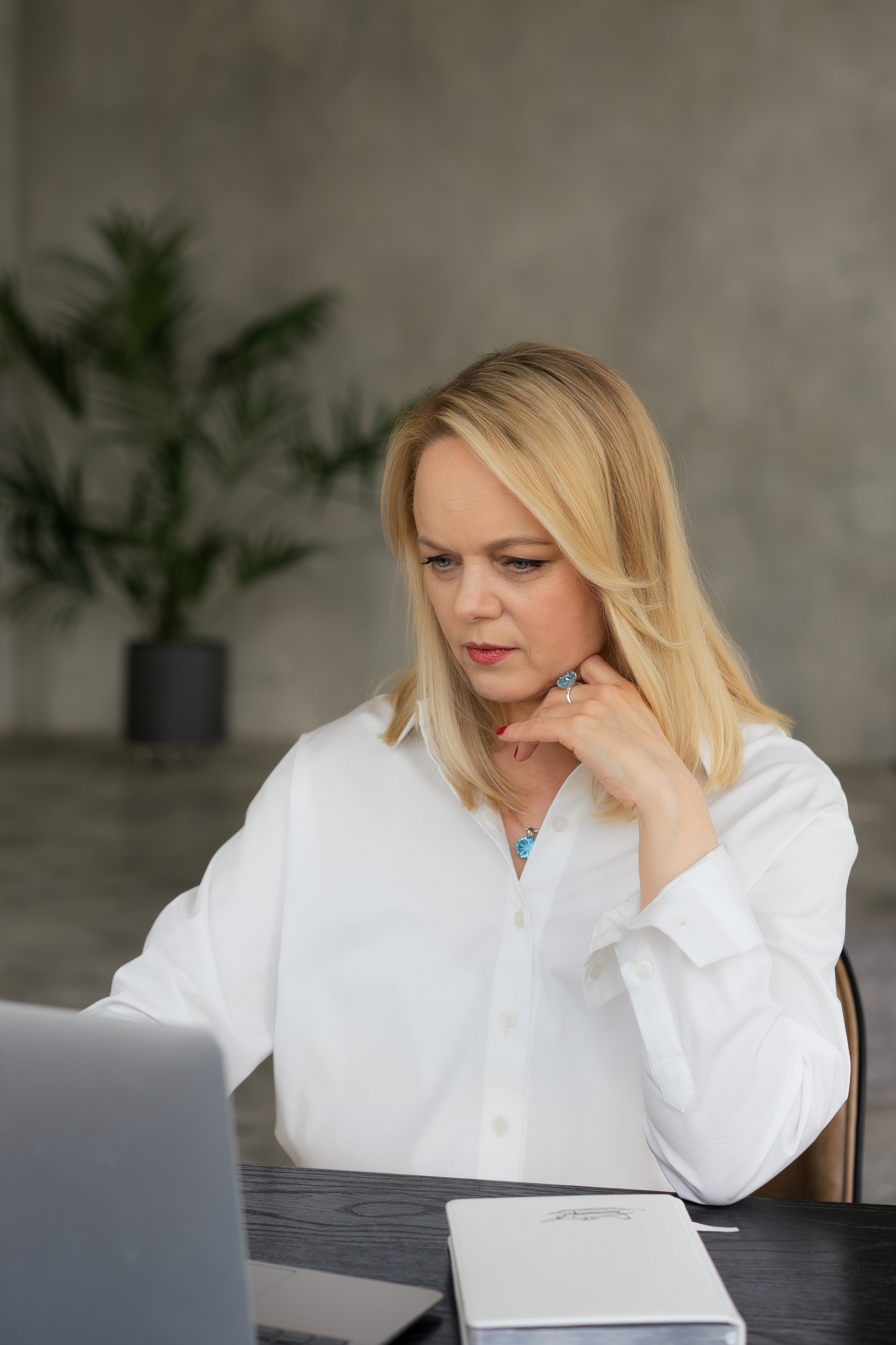 Ирина — эксперт по продажам. Фотограф Москва Илюткина Евгения ilutkina.evgenia