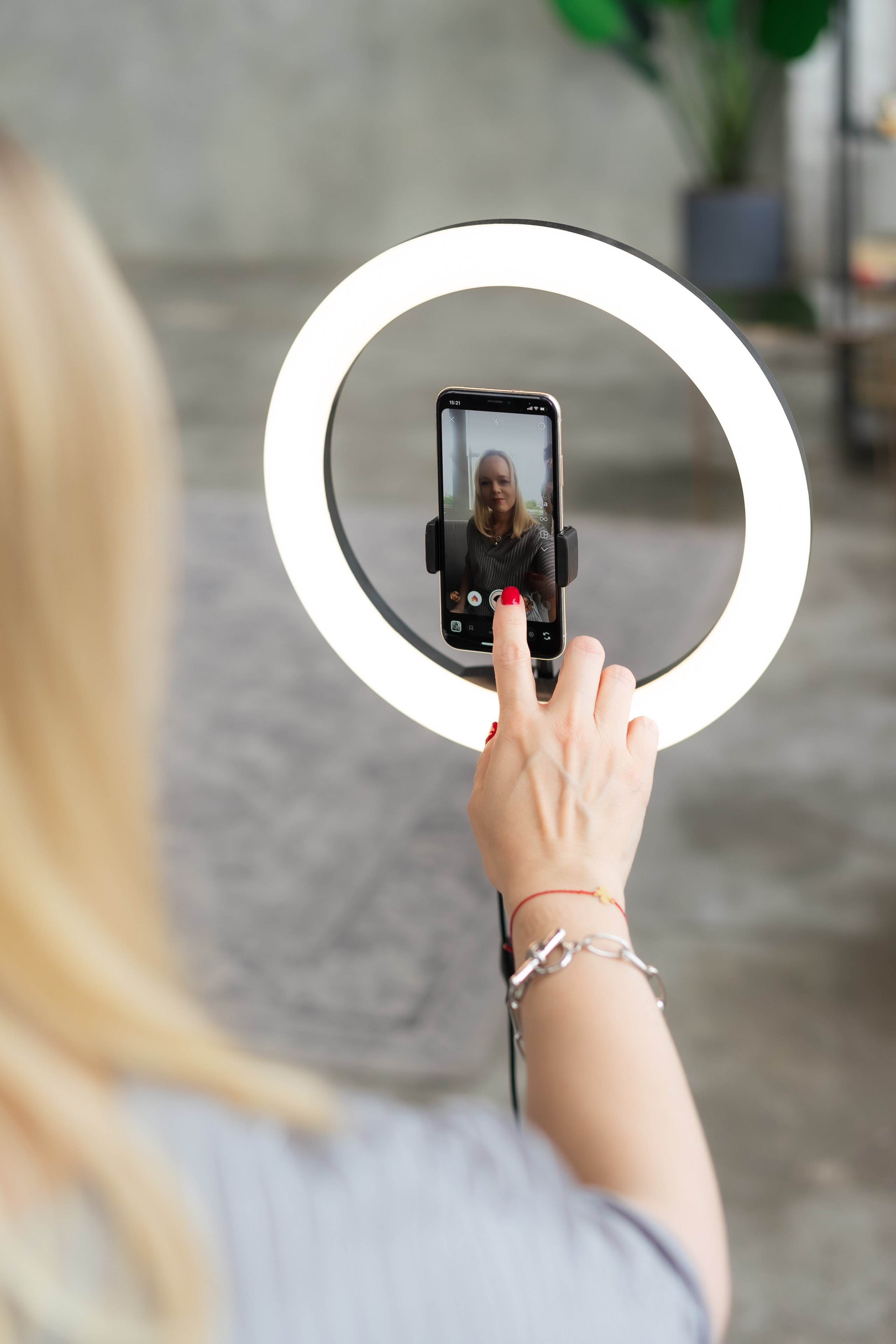 Ирина — эксперт по продажам. Фотограф Москва Илюткина Евгения ilutkina.evgenia