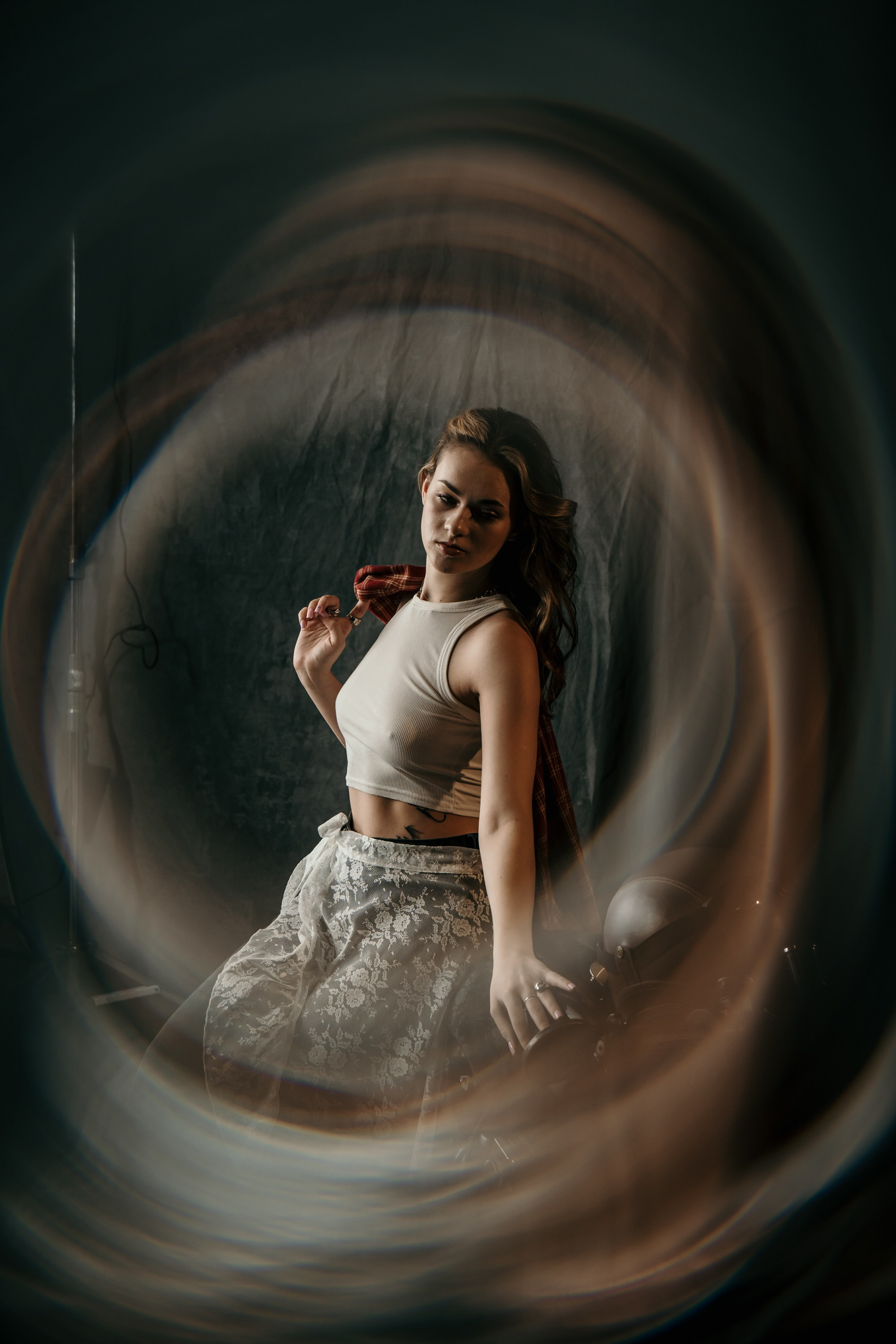 Фотосессия с мотоциклом в студии в Санкт-Петербурге. Свадебный, семейный, портретный, репортажный фотограф в Санкт-Петербурге