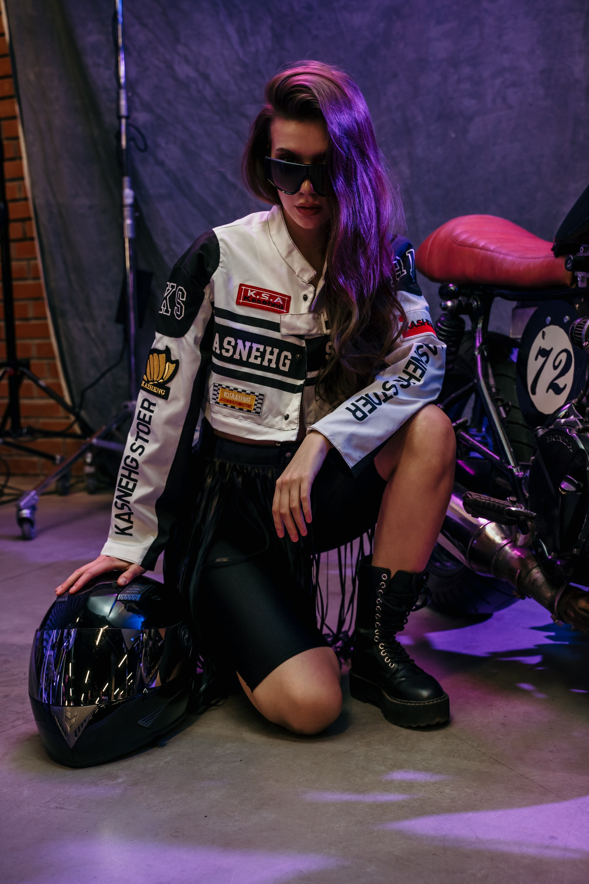 Фотосессия с мотоциклом в студии Санкт-Петербург. Свадебный, семейный, портретный, репортажный фотограф в Санкт-Петербурге