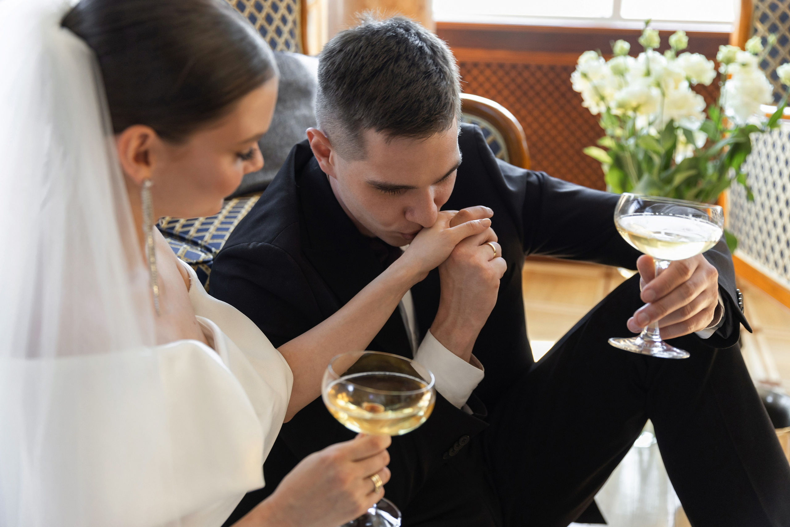 Анонс свадебной серии в отеле. Свадебный и портретный фотограф в Санкт-Петербурге Надежда Чечулина