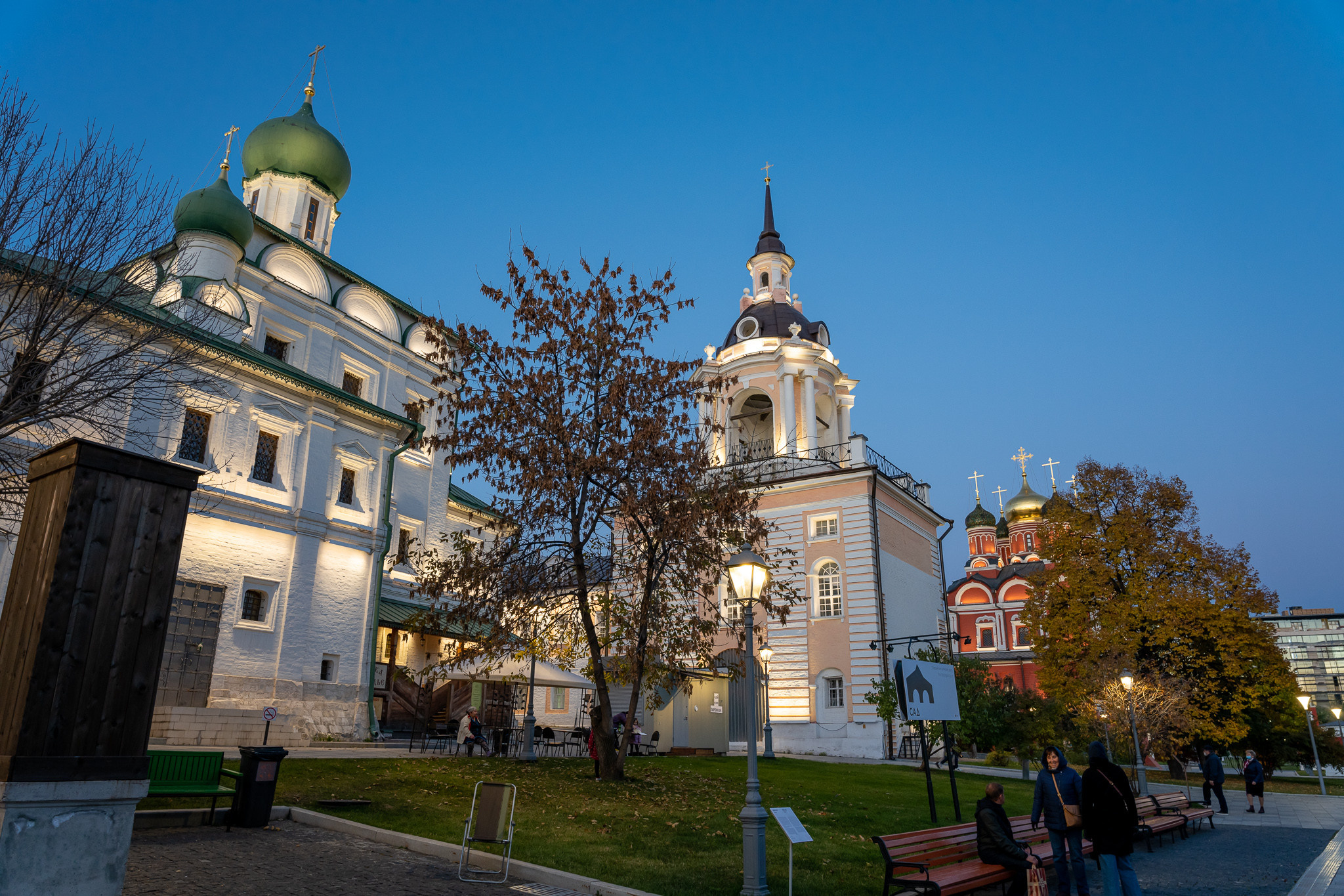 Церковь в парке Зарядье в Москве