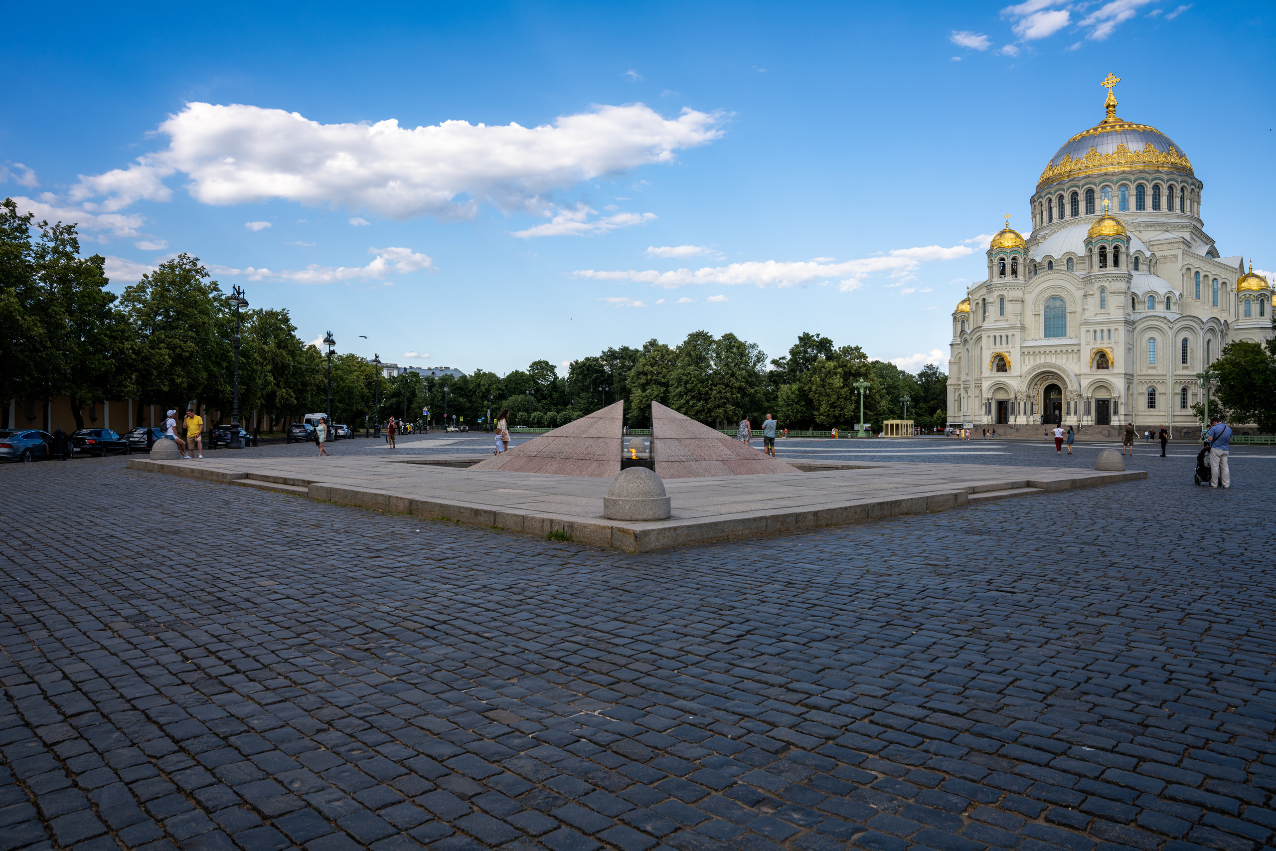 Вечный огонь в Кронштадте