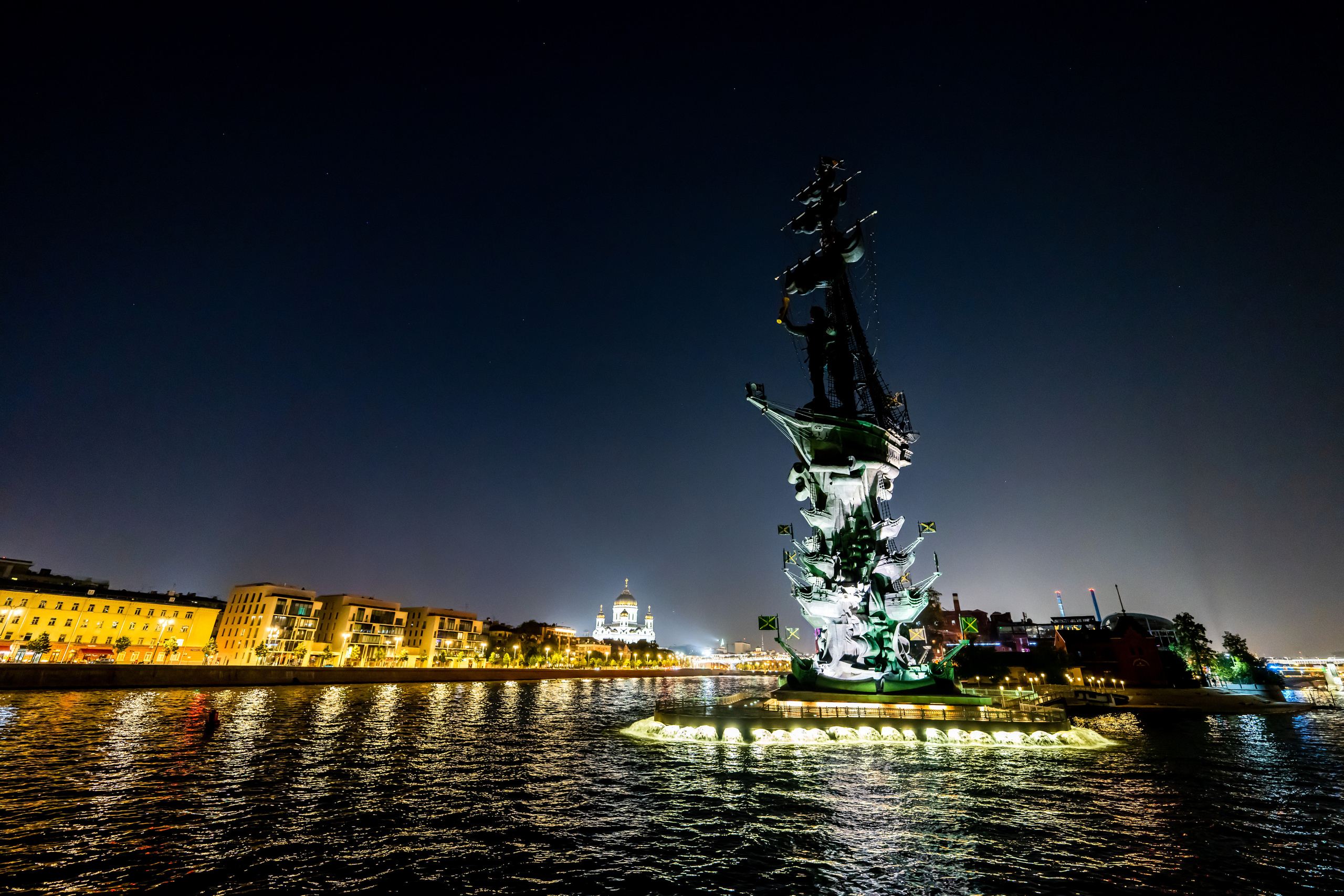 Памятник Пётр I в Москве