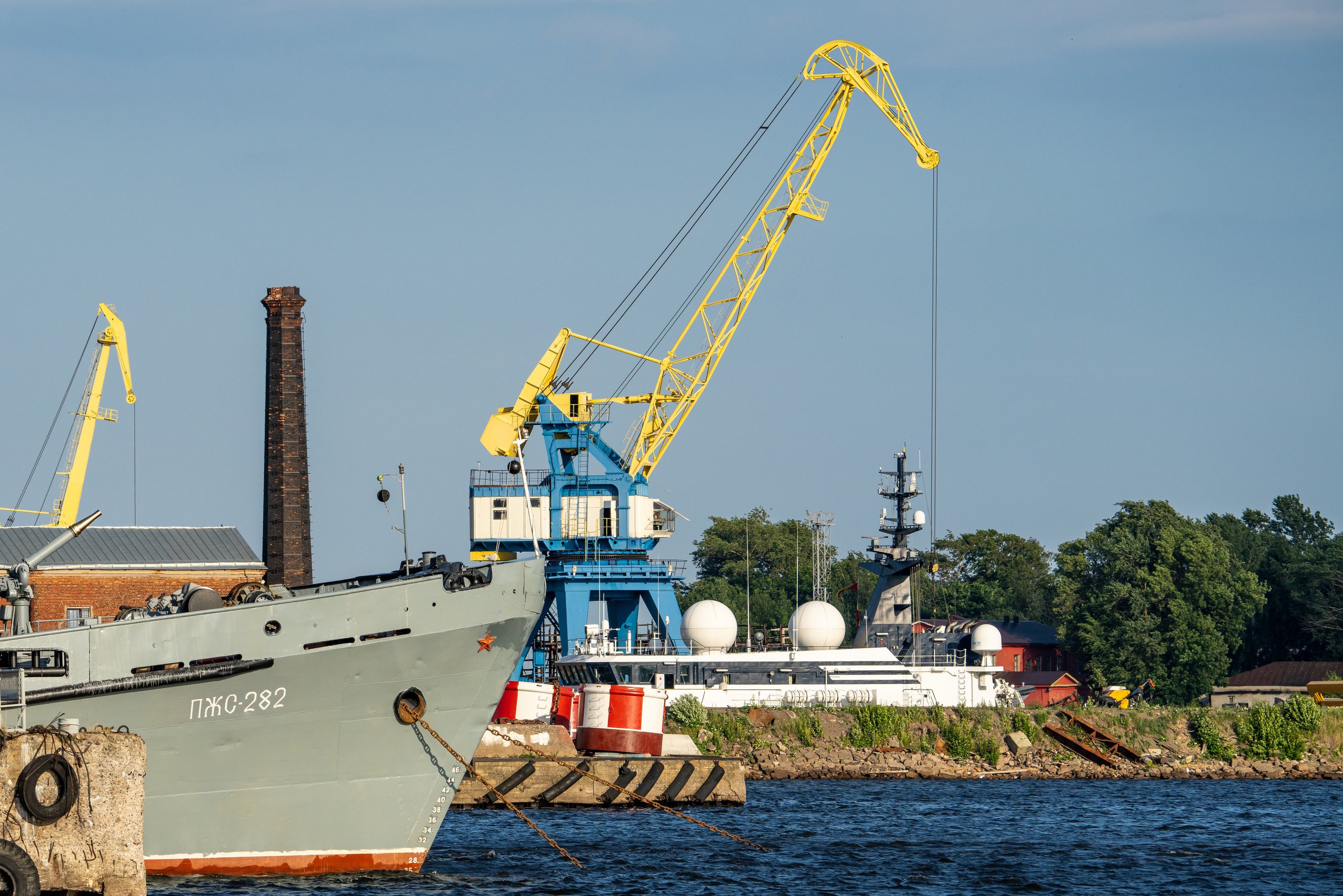 Корабли в Кронштадте