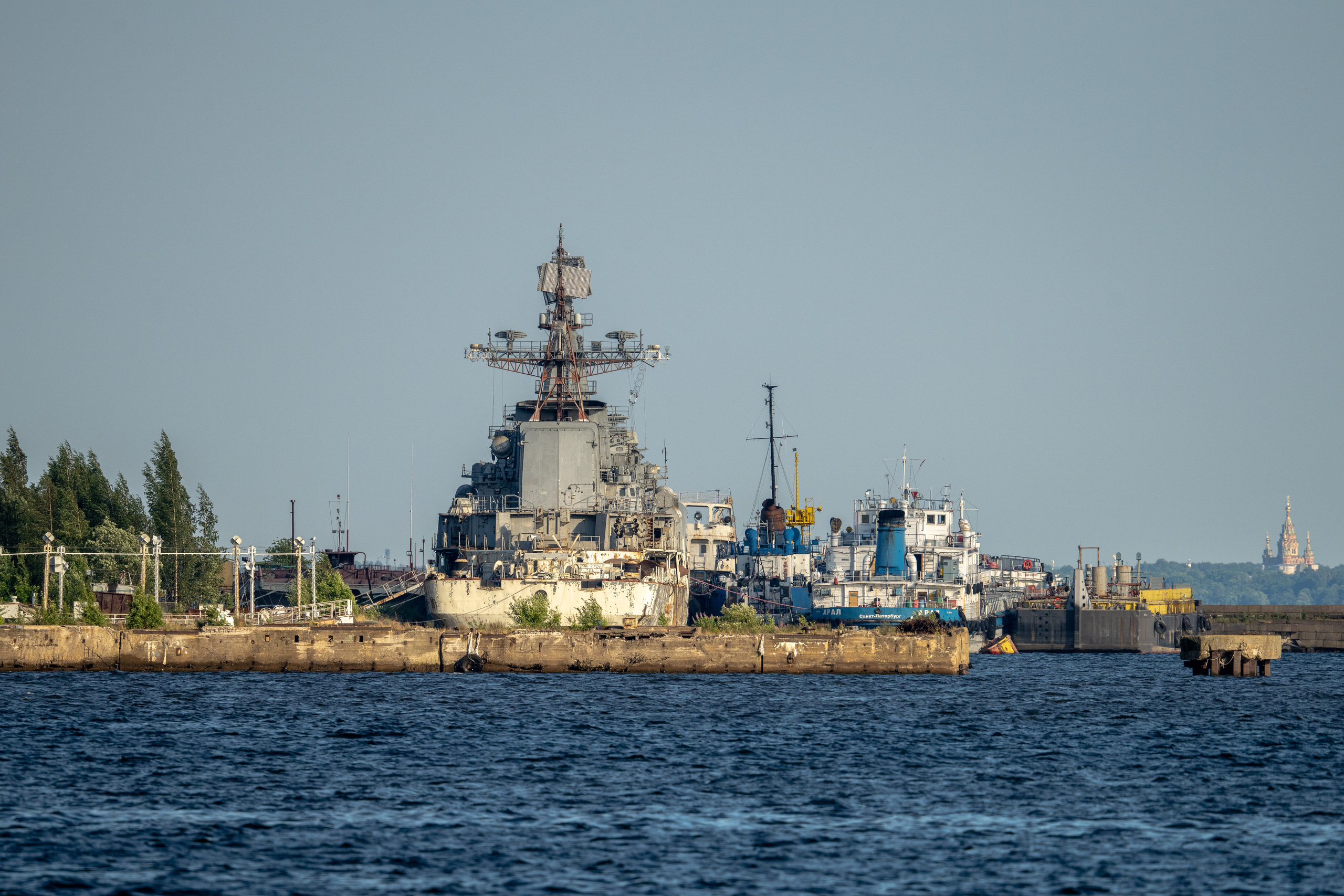 Военные корабли в Кронштадте