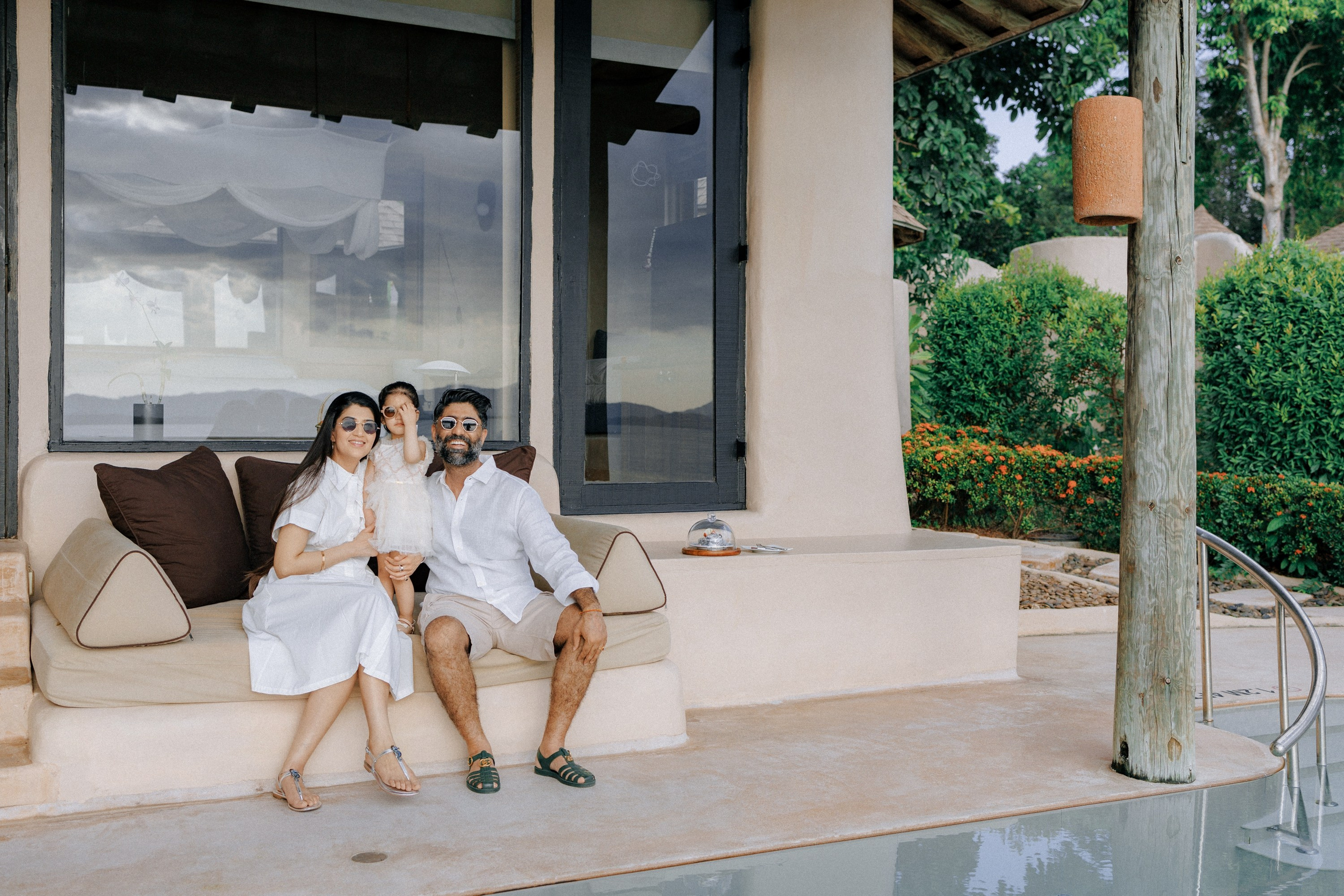 Family photoshoot in Phuket, Thailand. Fedor Lemeshko — Destination Wedding and Family Lifestyle photographer