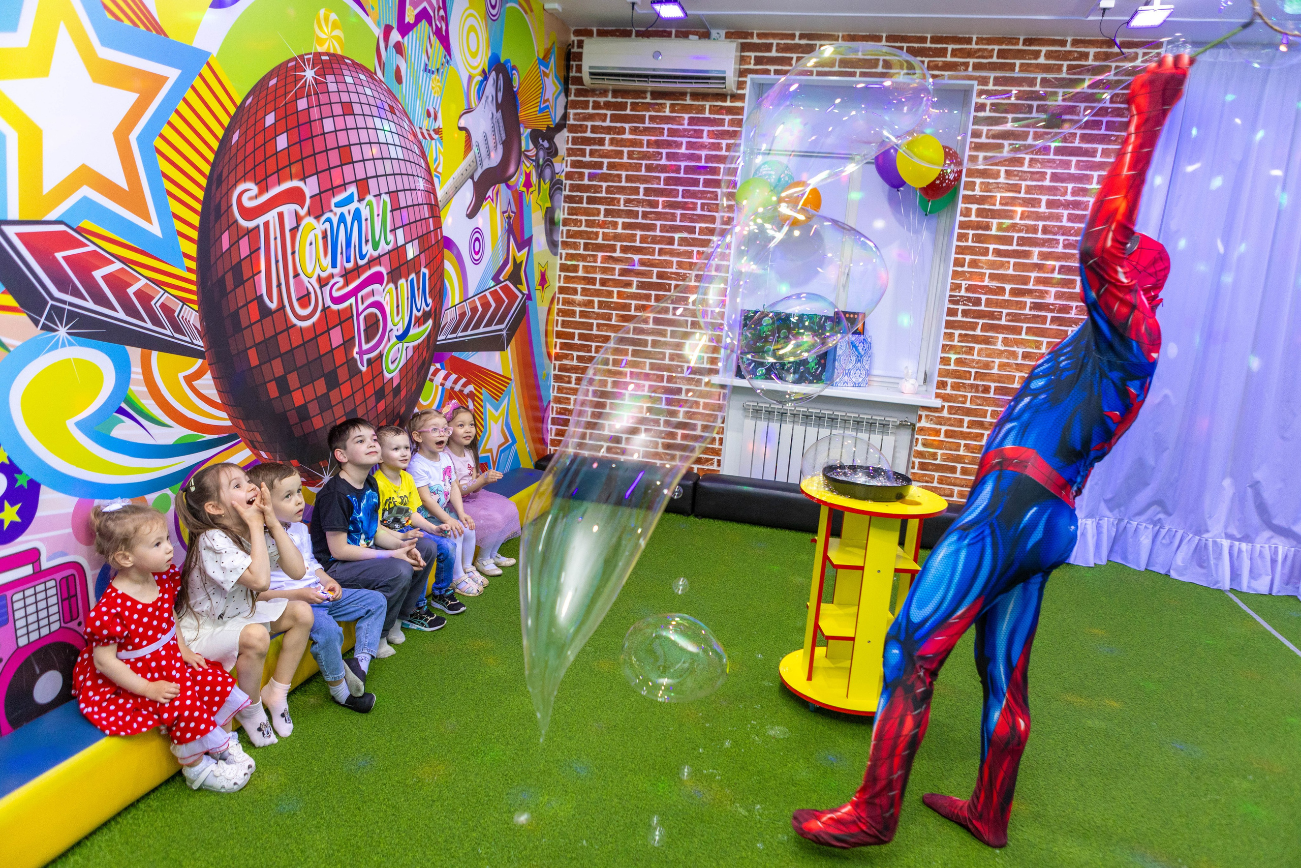 «Супергеройская вечеринка». Свадебный и предметный фотограф Ренат Каламперов