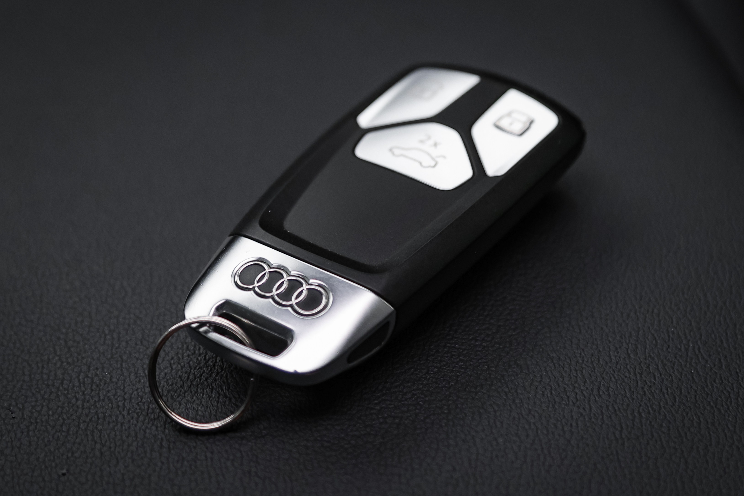 2022 AUDI S QUATTRO. Mixturecaptures