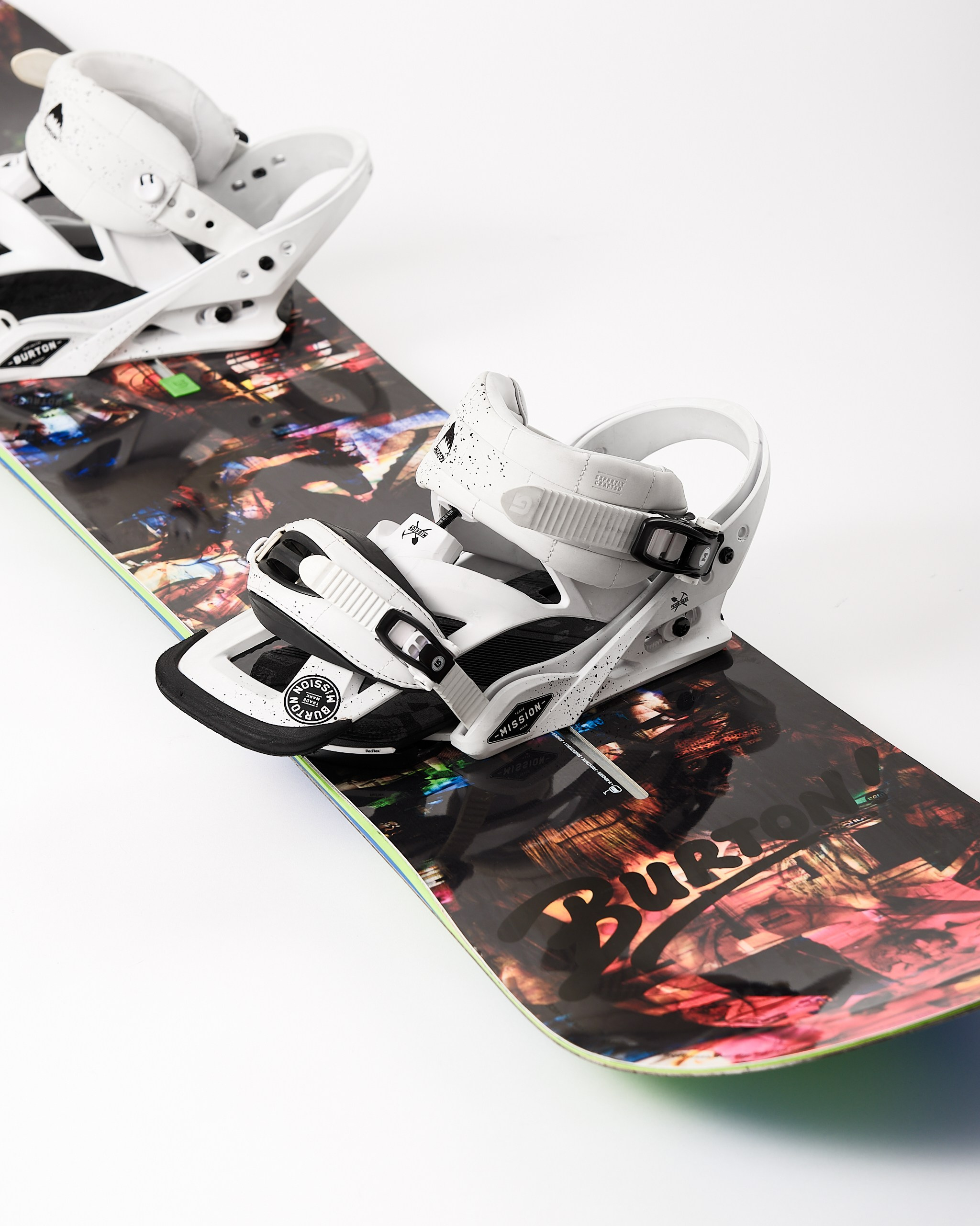 Сноуборд Burton Joystick с креплениями Burton Mission — предметная фотосъёмка в студии, фотограф Дмитрий Лукьянов