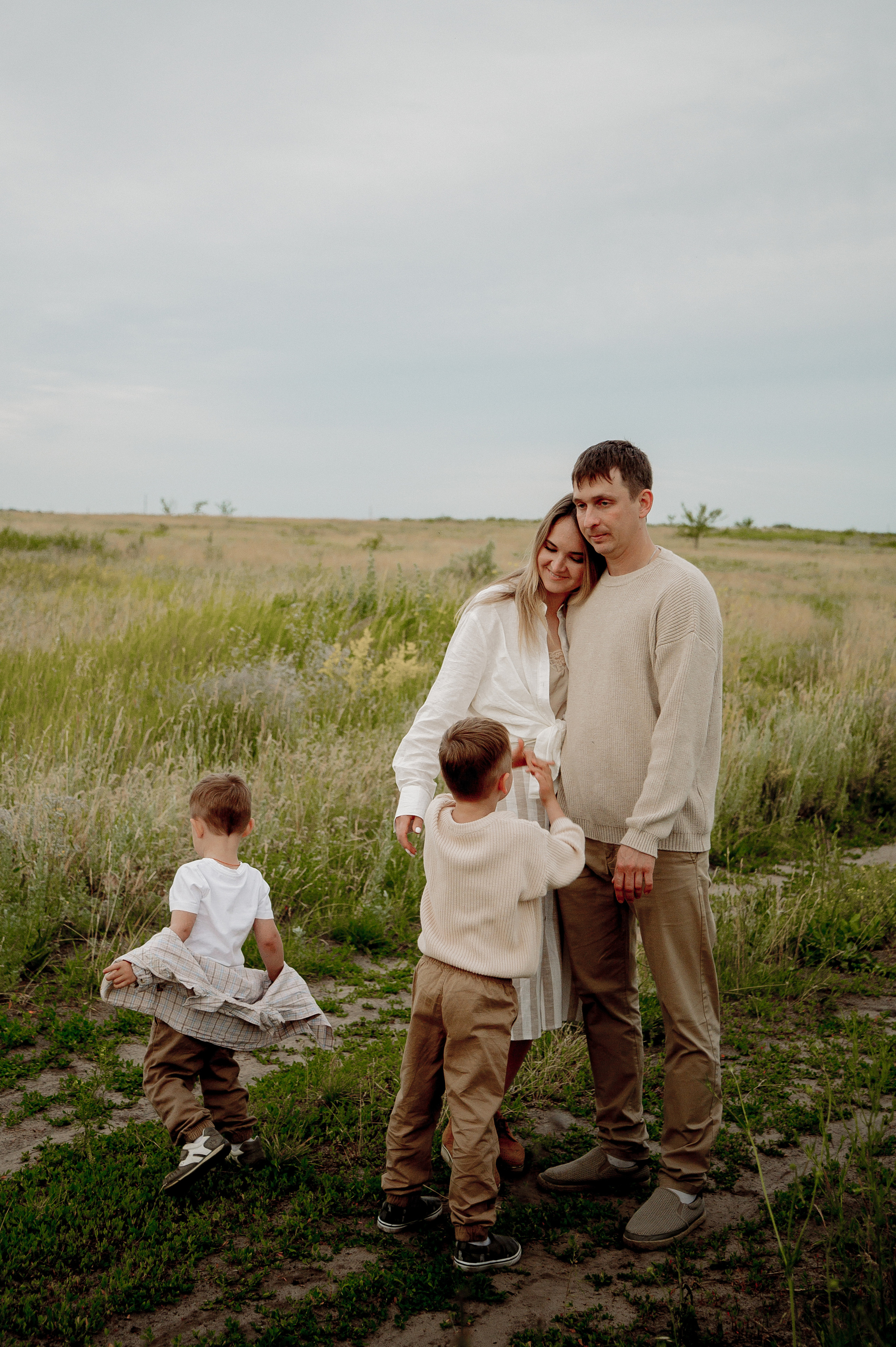 Ирина, Дима и их сынишки. Фотограф Мария Стрелкова