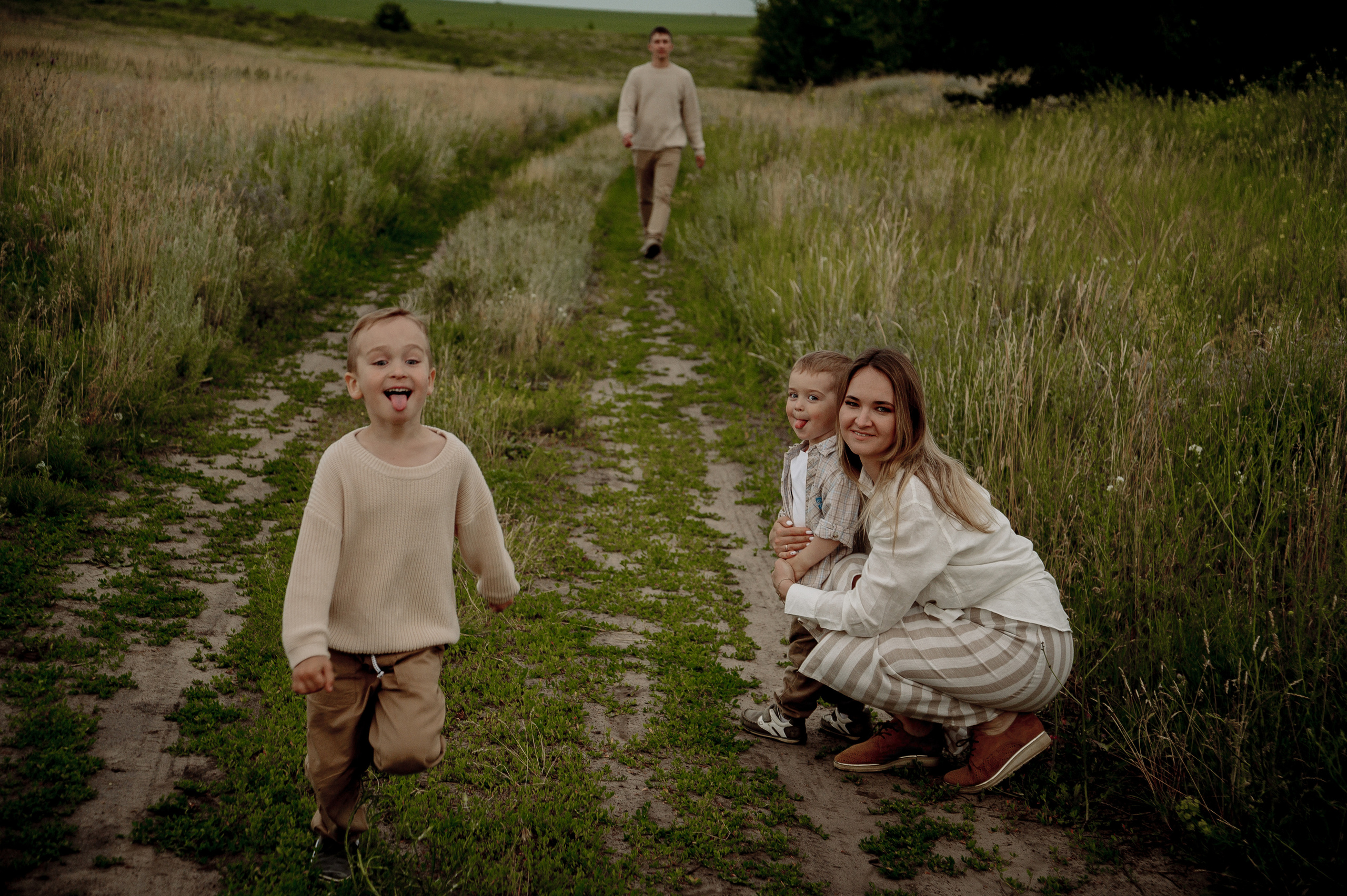 Ирина, Дима и их сынишки. Фотограф Мария Стрелкова