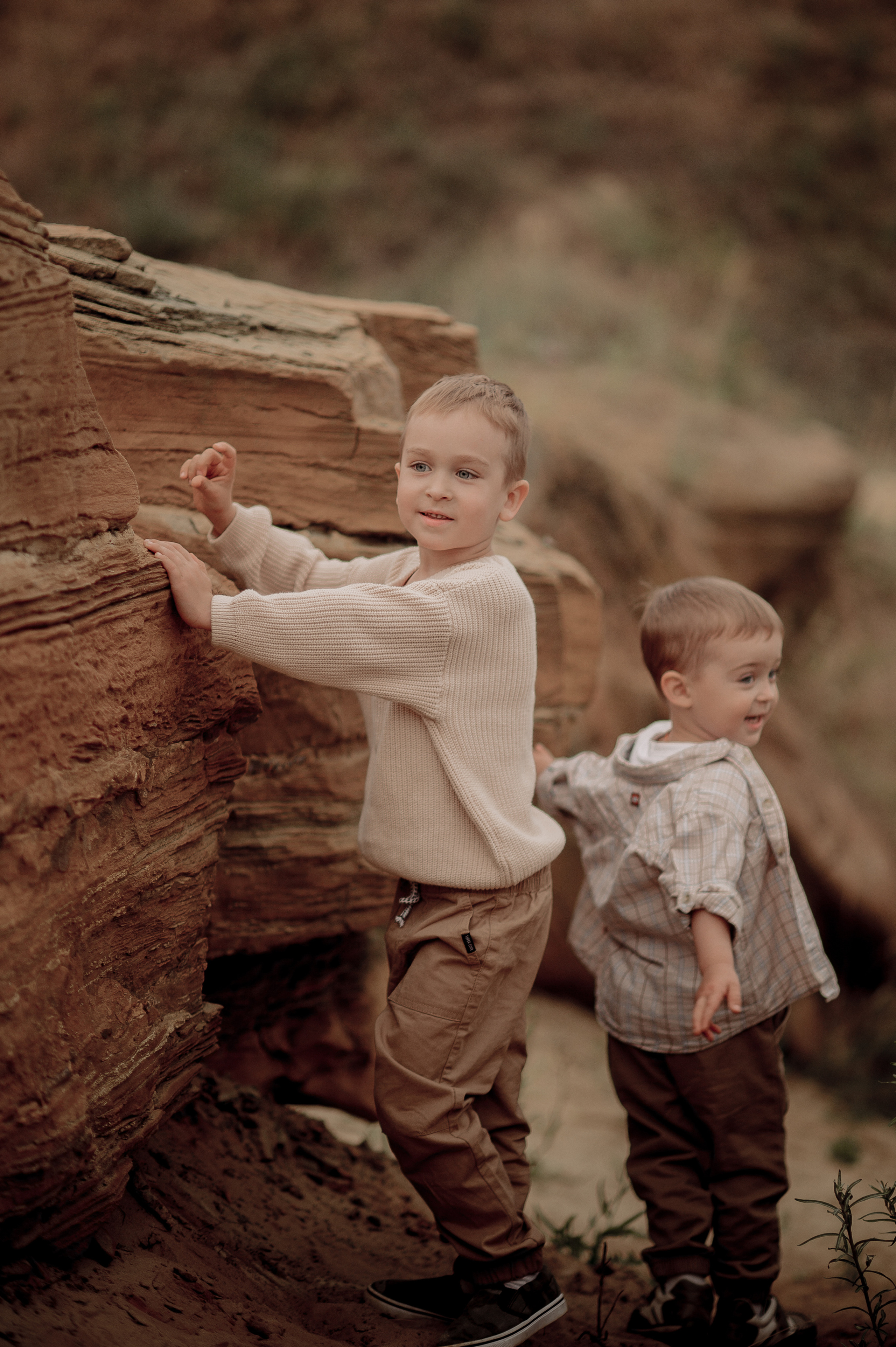 Ирина, Дима и их сынишки. Фотограф Мария Стрелкова