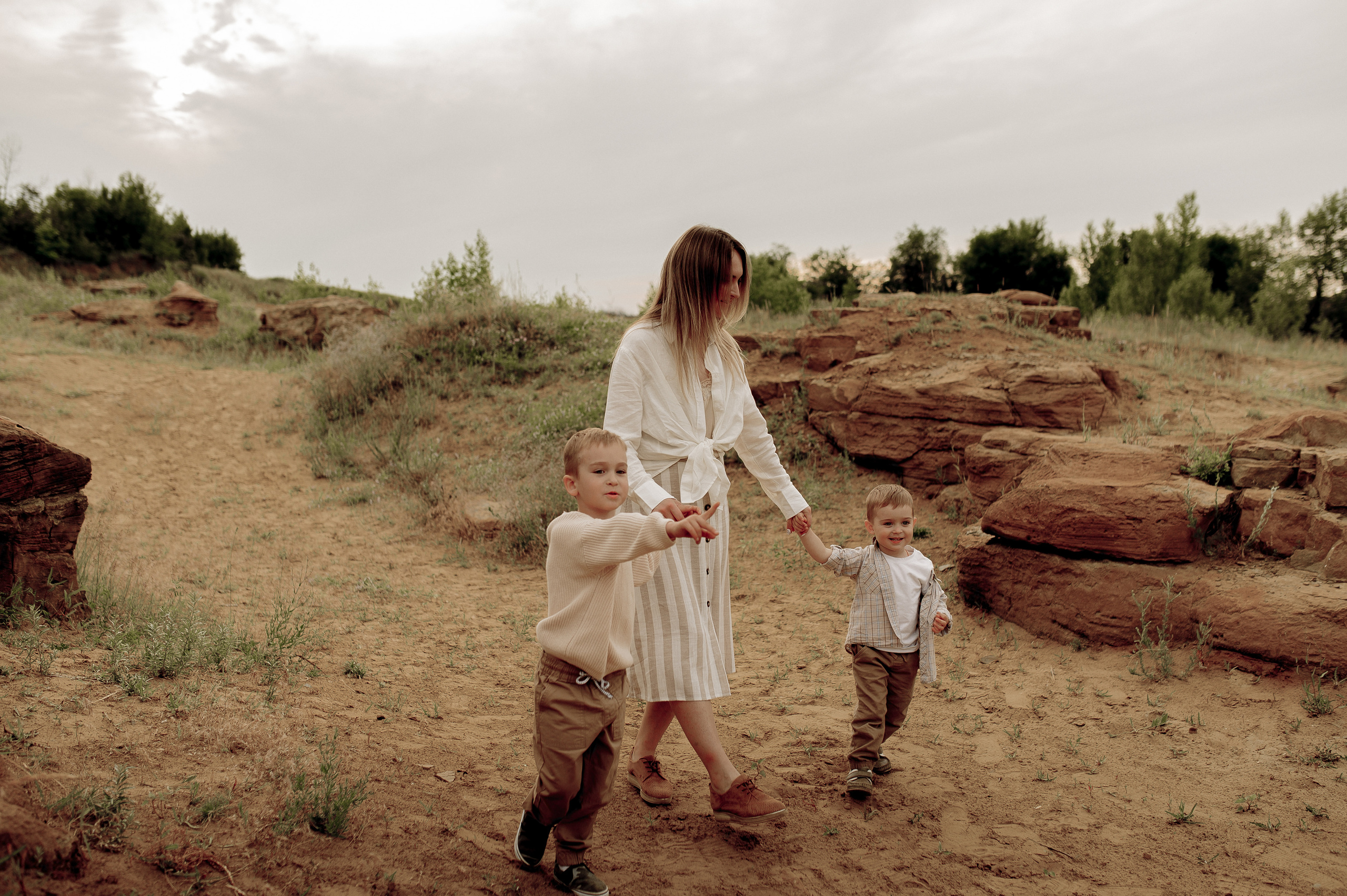 Ирина, Дима и их сынишки. Фотограф Мария Стрелкова